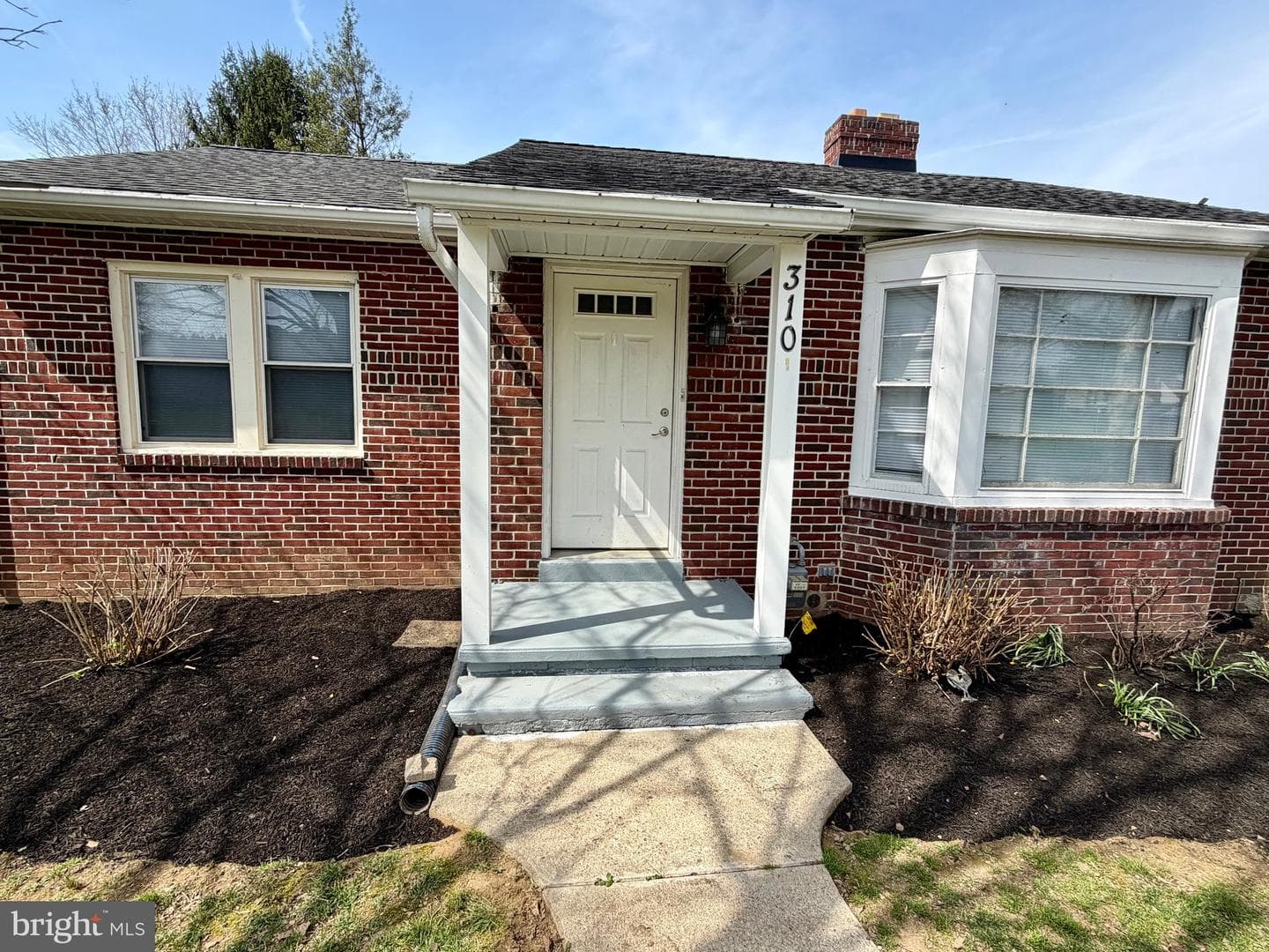 310 S Kershaw Street photo 4