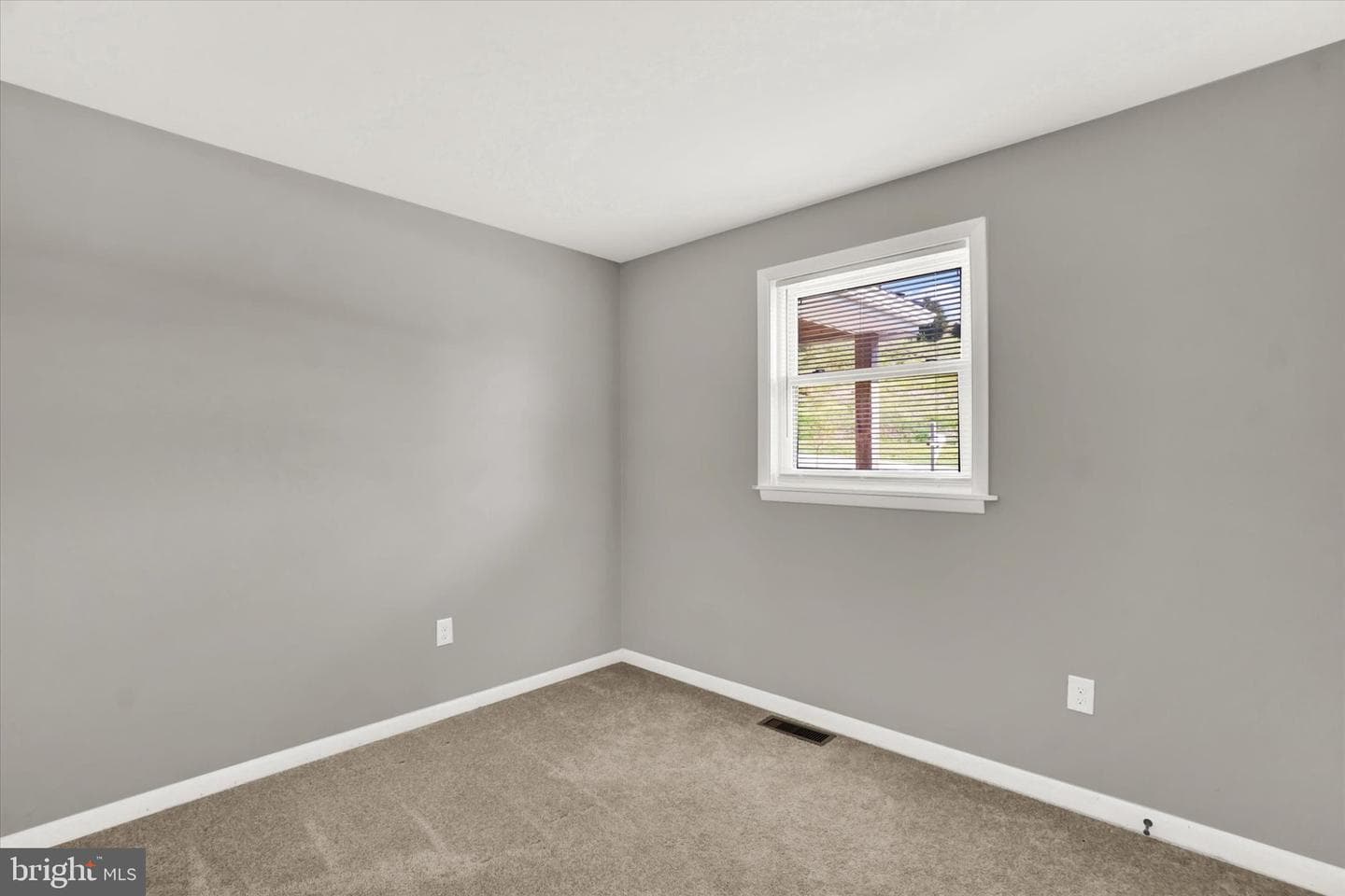 824 Almoney Road photo 12