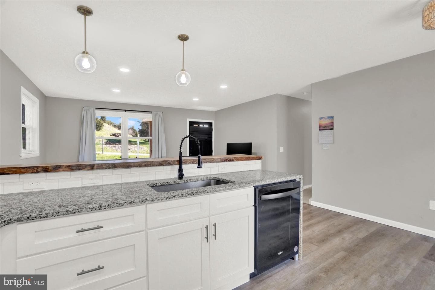 824 Almoney Road photo 8