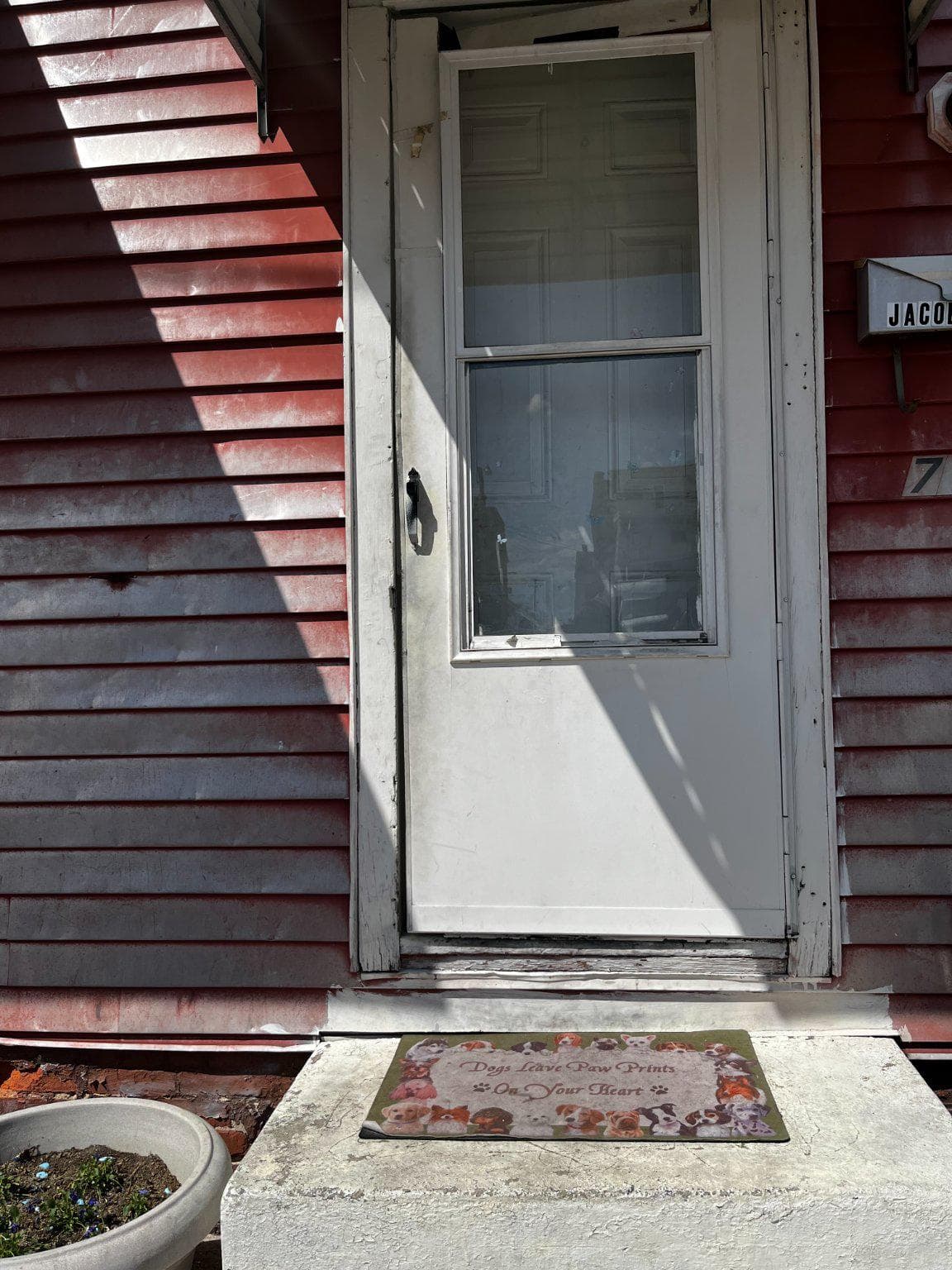 715 E Clarke Ave photo 1