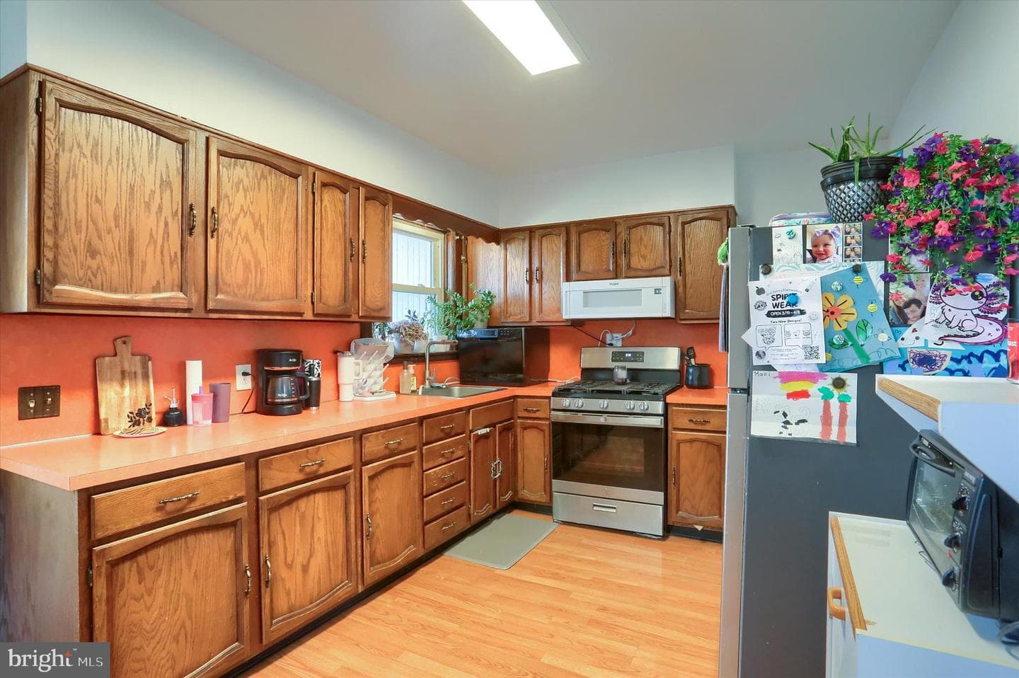 1254 W Poplar Street photo 9