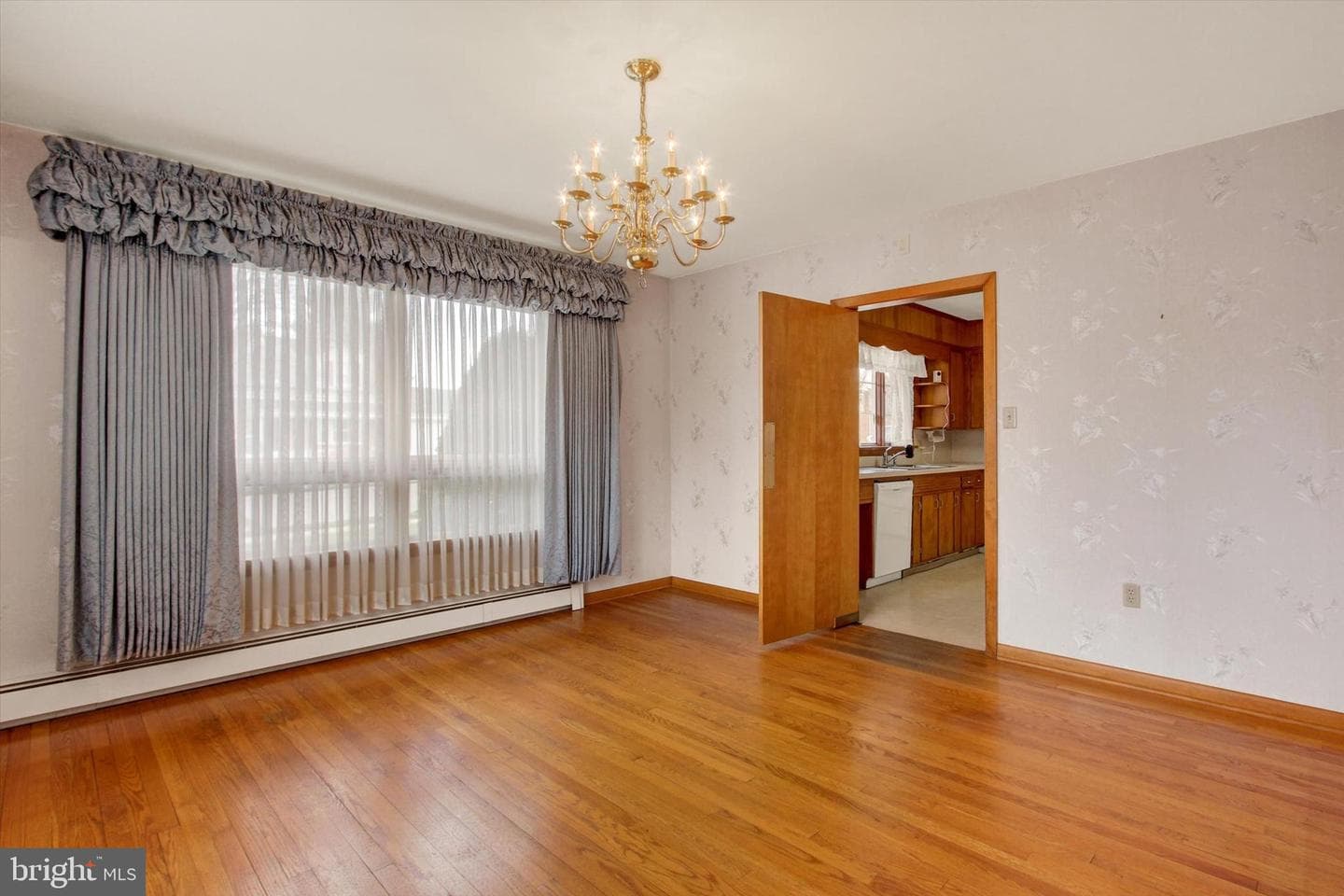 241 Charles Street photo 10