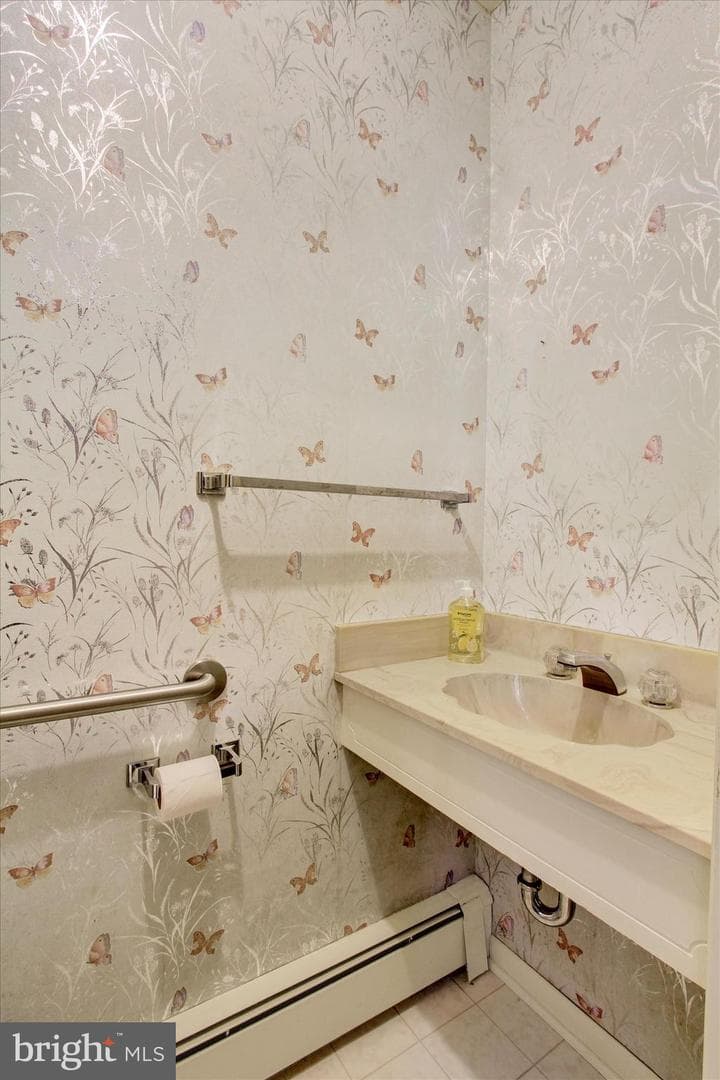 241 Charles Street photo 17