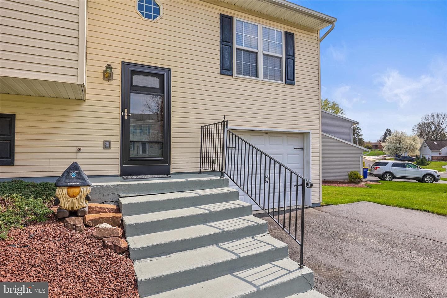 125 Winston Drive photo 4