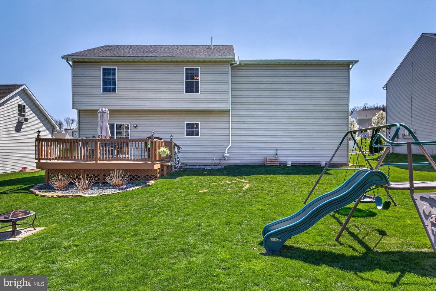 25 Thoroughbred Drive photo 30