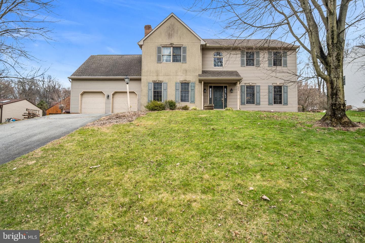 984 David Drive photo 2