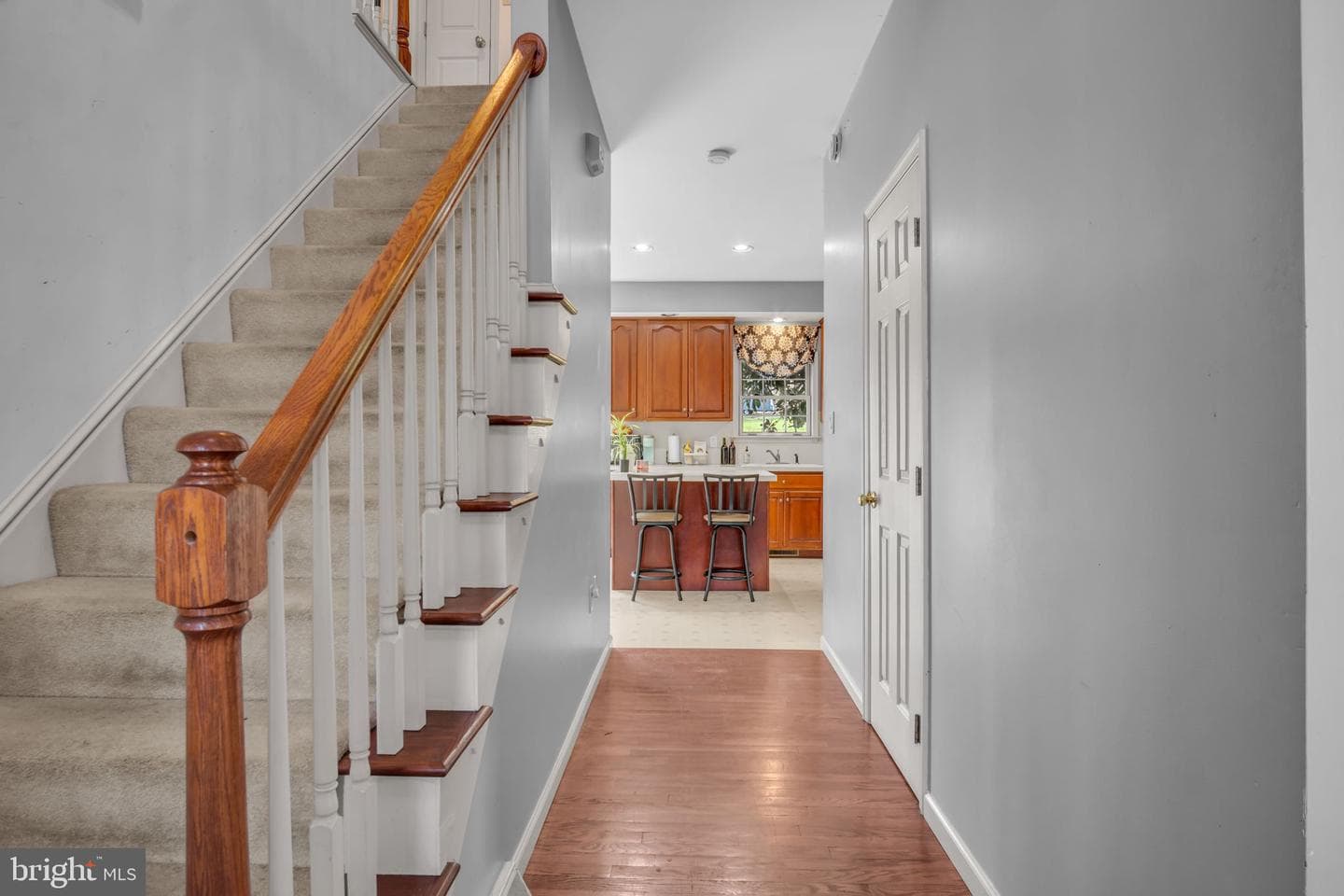 984 David Drive photo 4