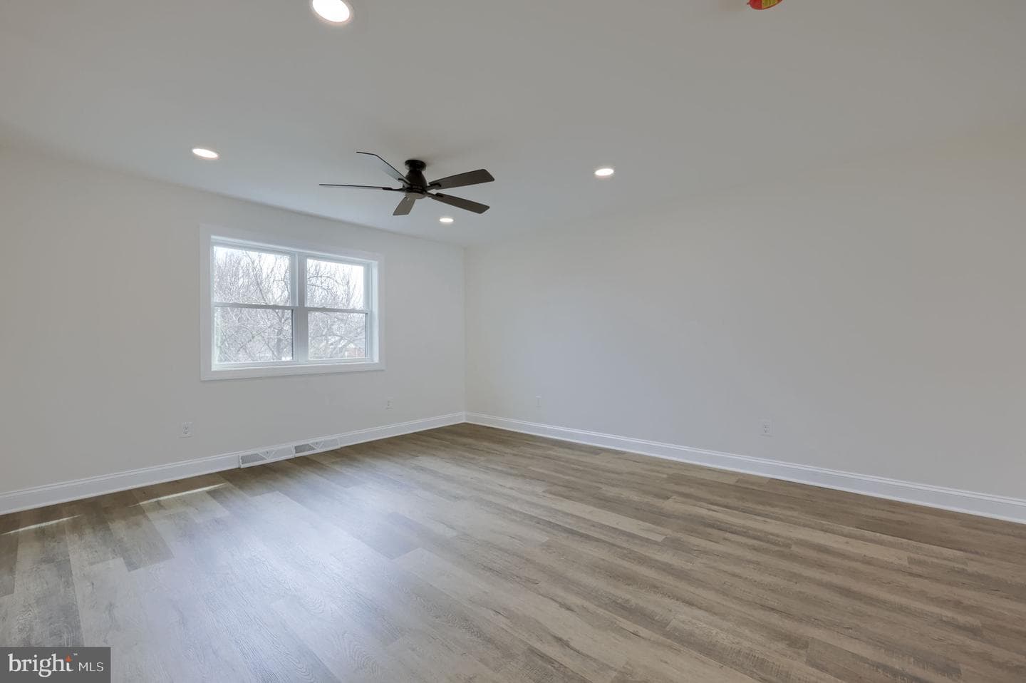 310 Kendale Road photo 4