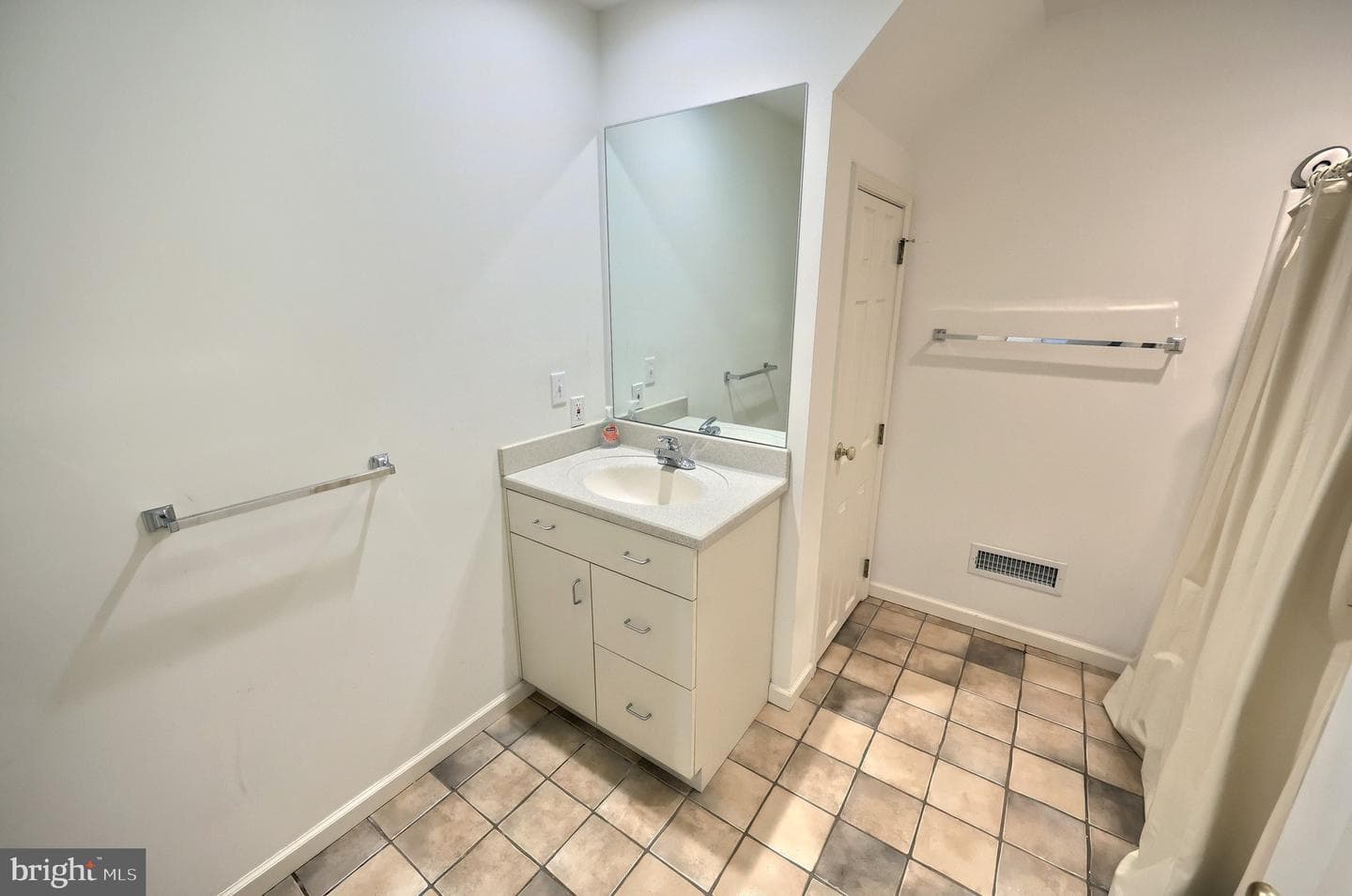 101 Fairfax Dr. photo 49