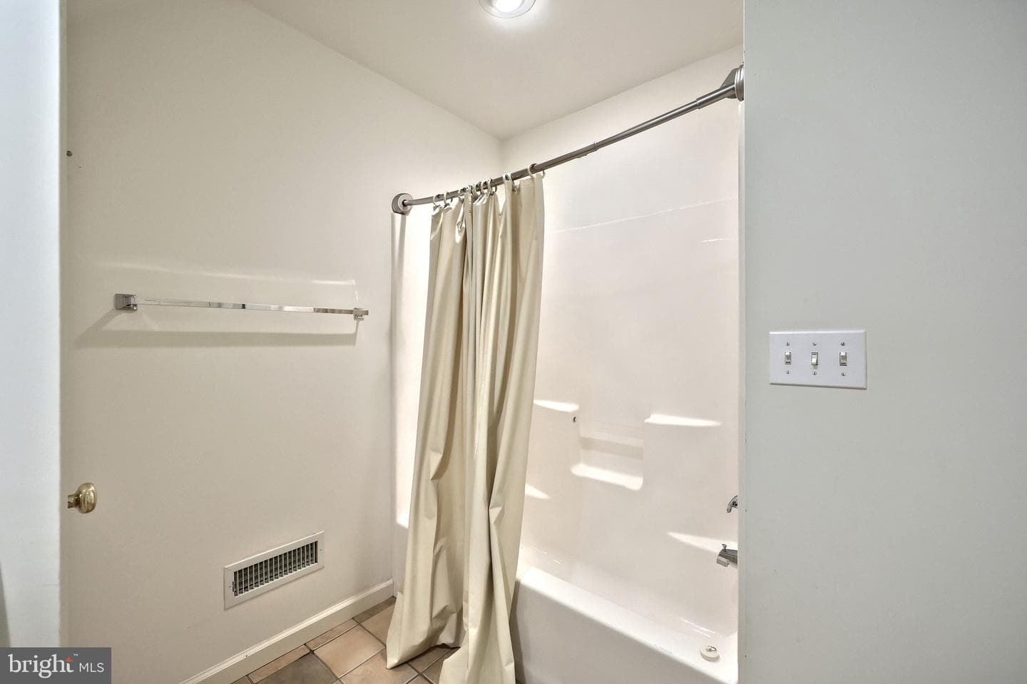 101 Fairfax Dr. photo 50