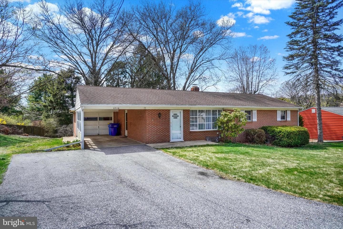 2710 Whitney Drive photo 2