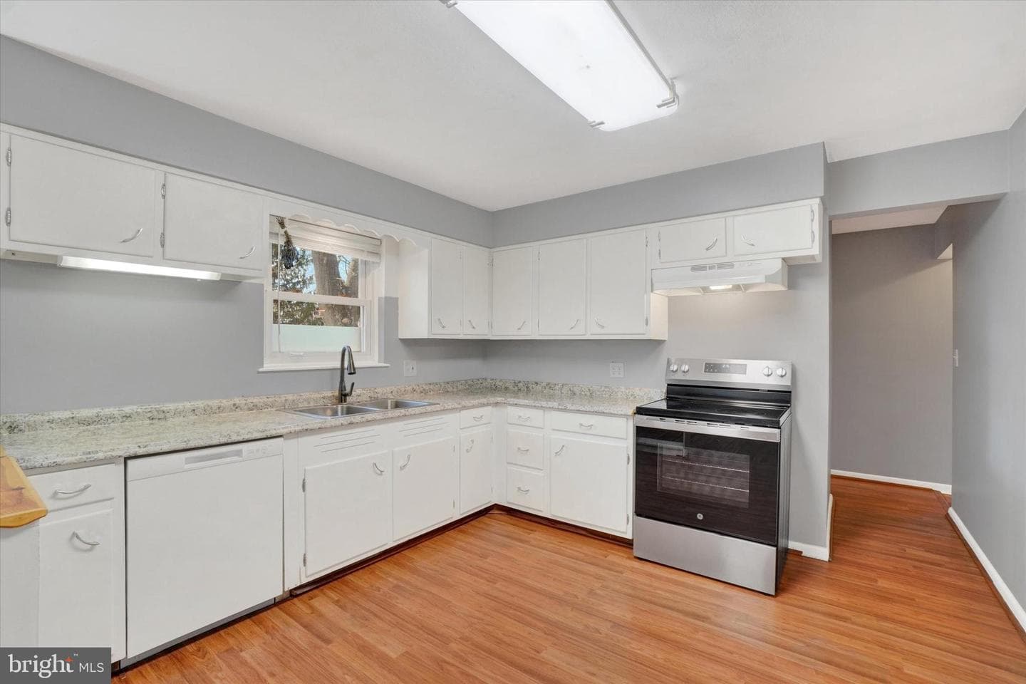 2710 Whitney Drive photo 3