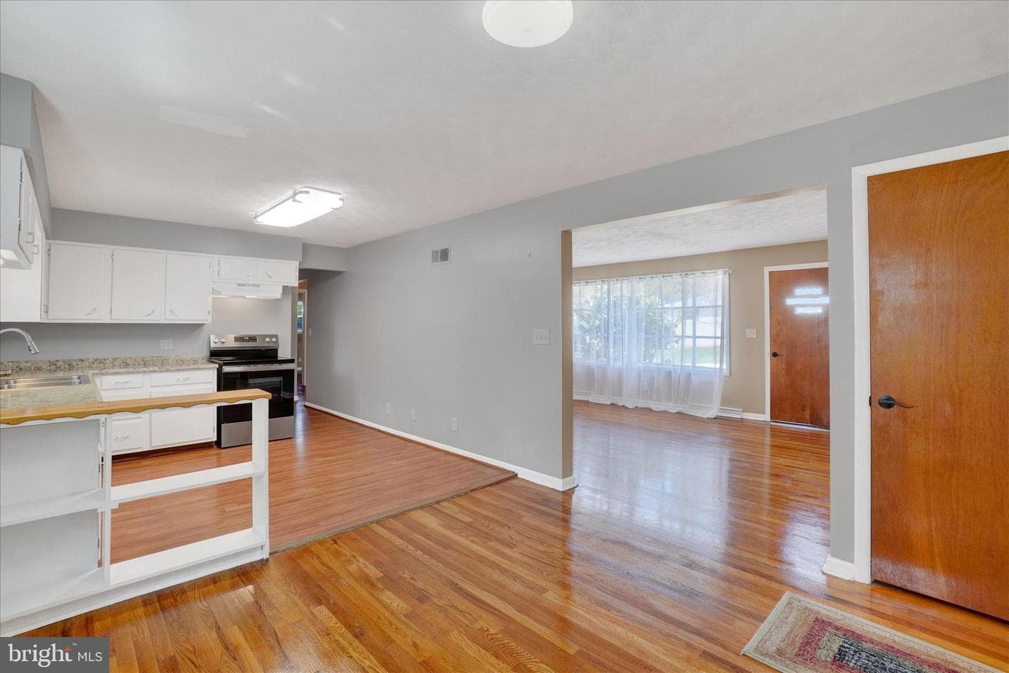 2710 Whitney Drive photo 5