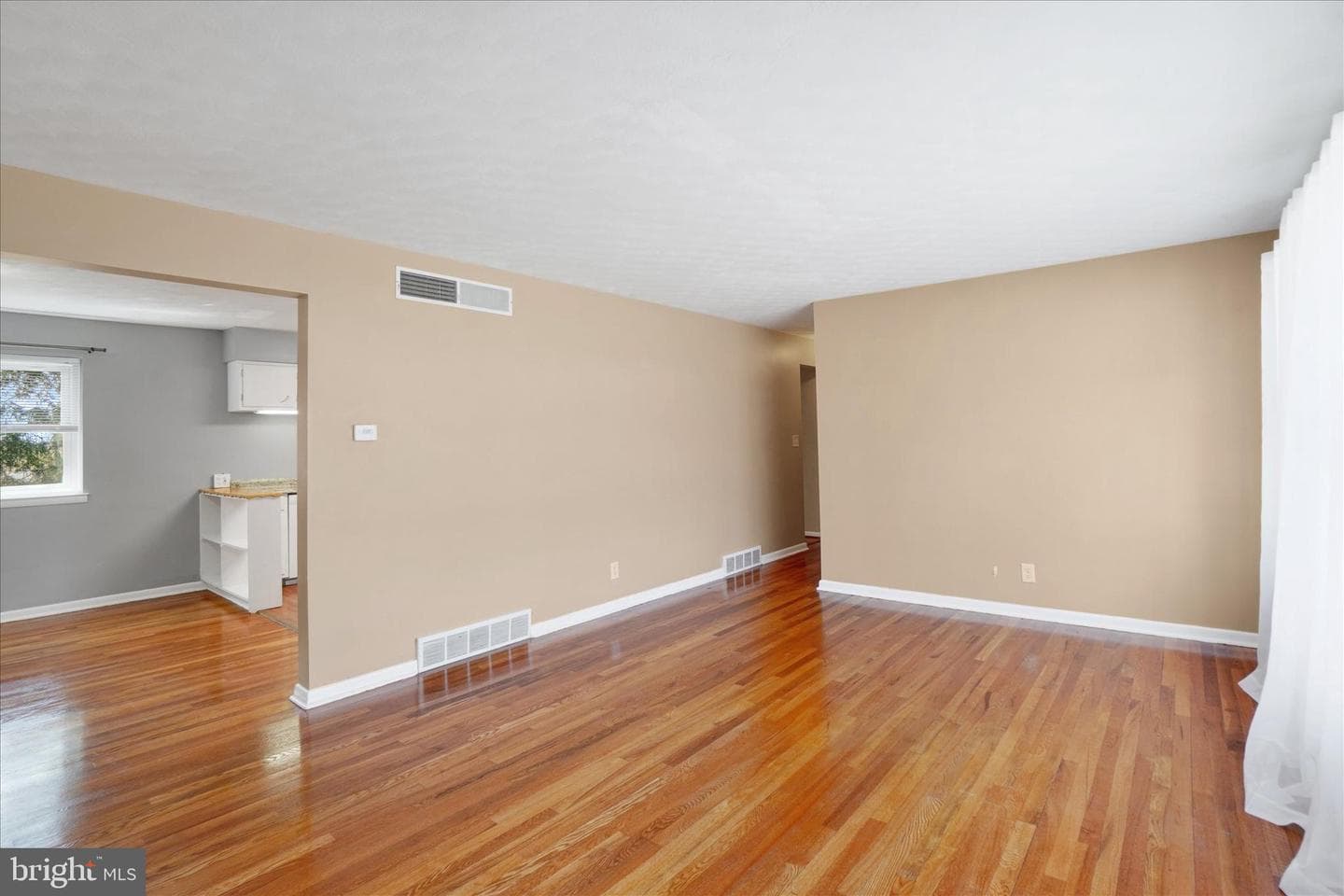 2710 Whitney Drive photo 9