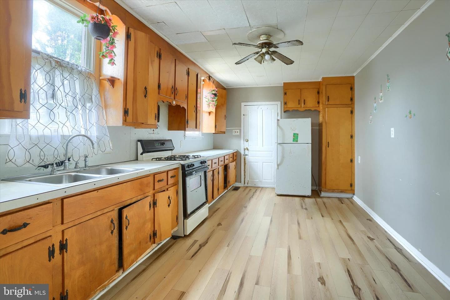 826 Fern Place photo 8