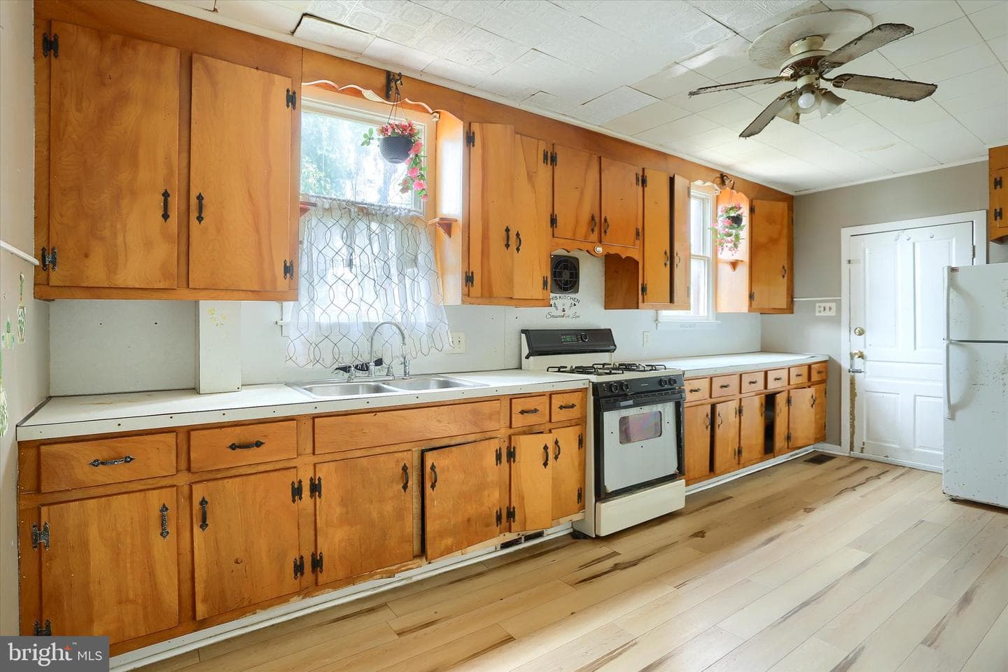 826 Fern Place photo 9