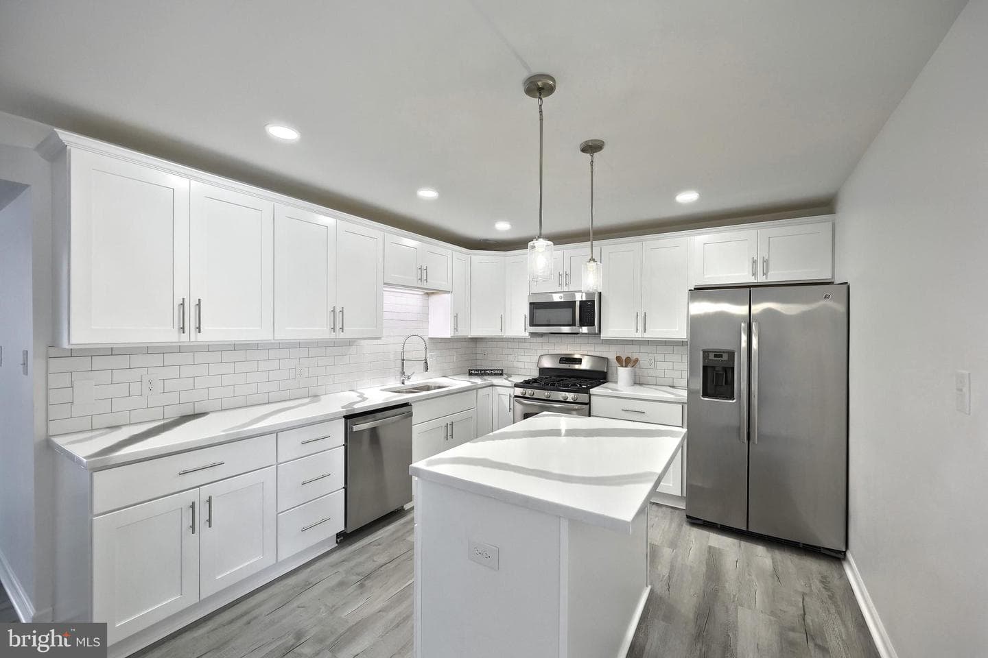 413 Springbrook Court photo 8