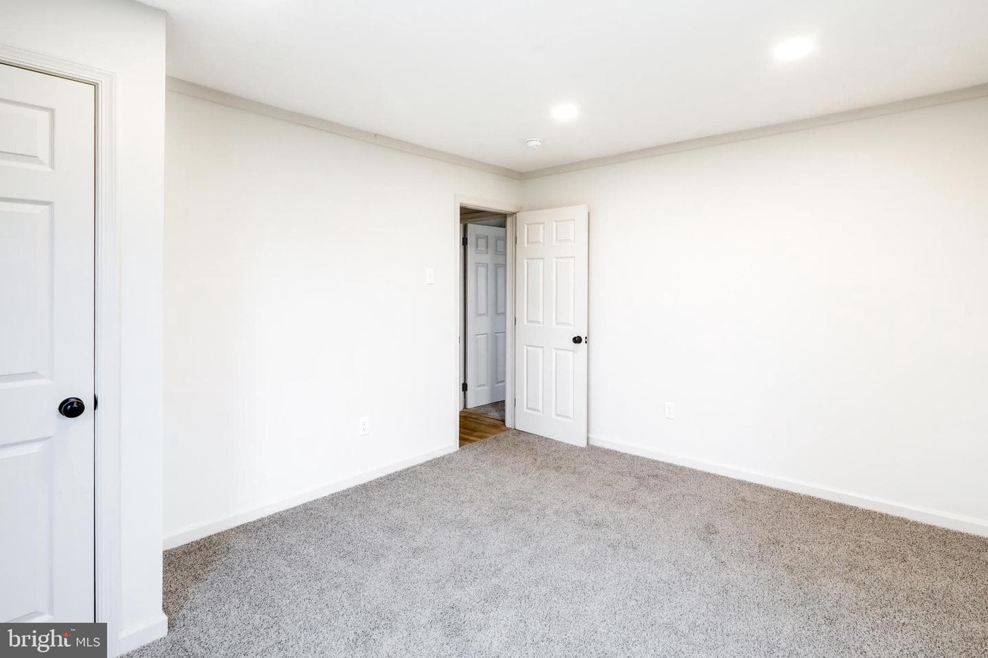 7047 Lincoln Highway W photo 23
