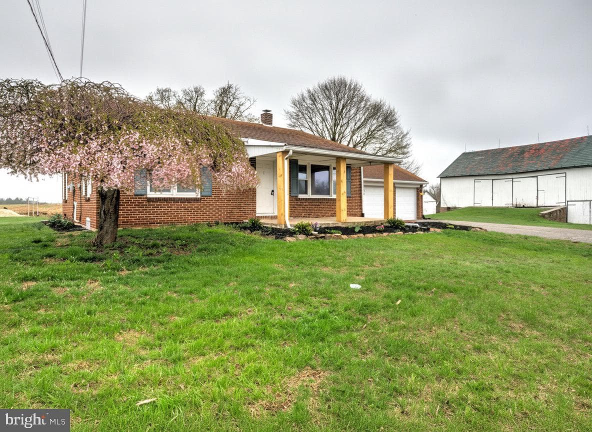 7047 Lincoln Highway W photo 24