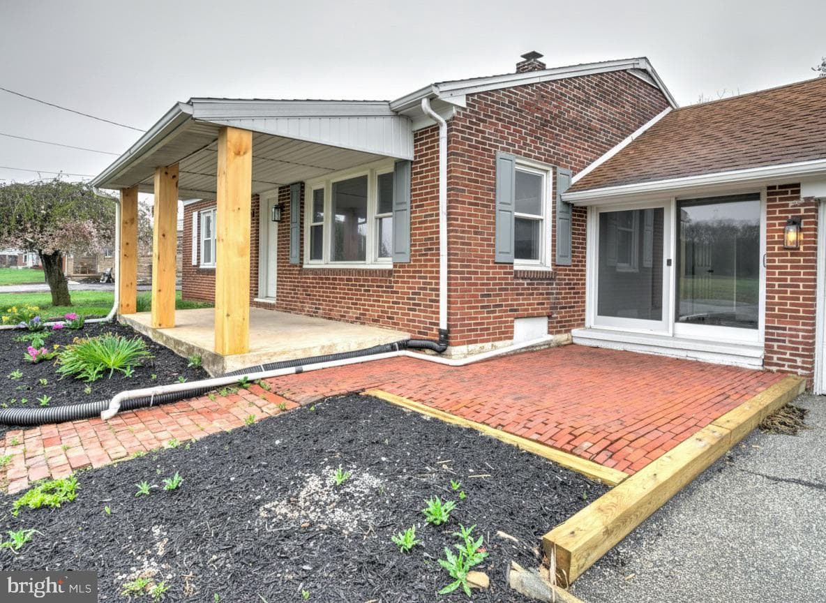 7047 Lincoln Highway W photo 25