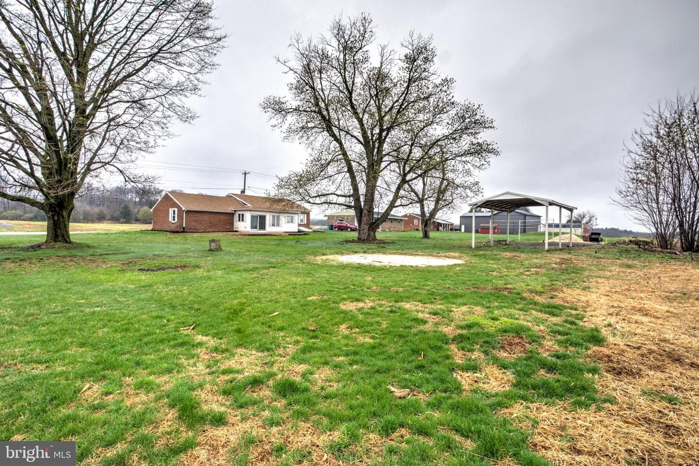 7047 Lincoln Highway W photo 34