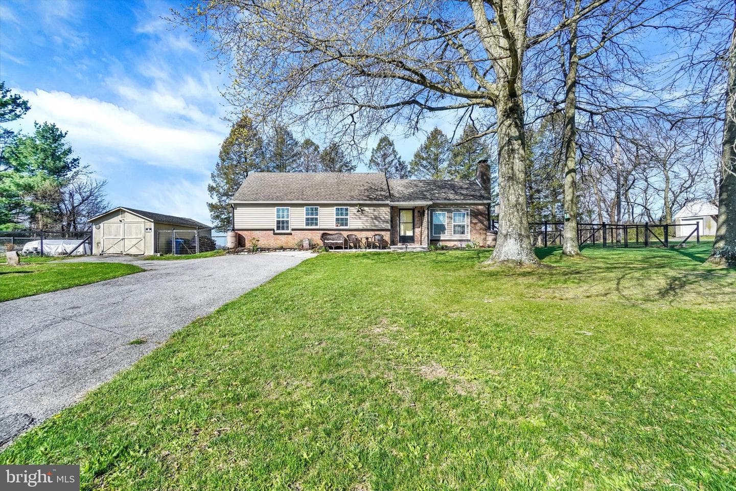 540 Grove Road photo 1