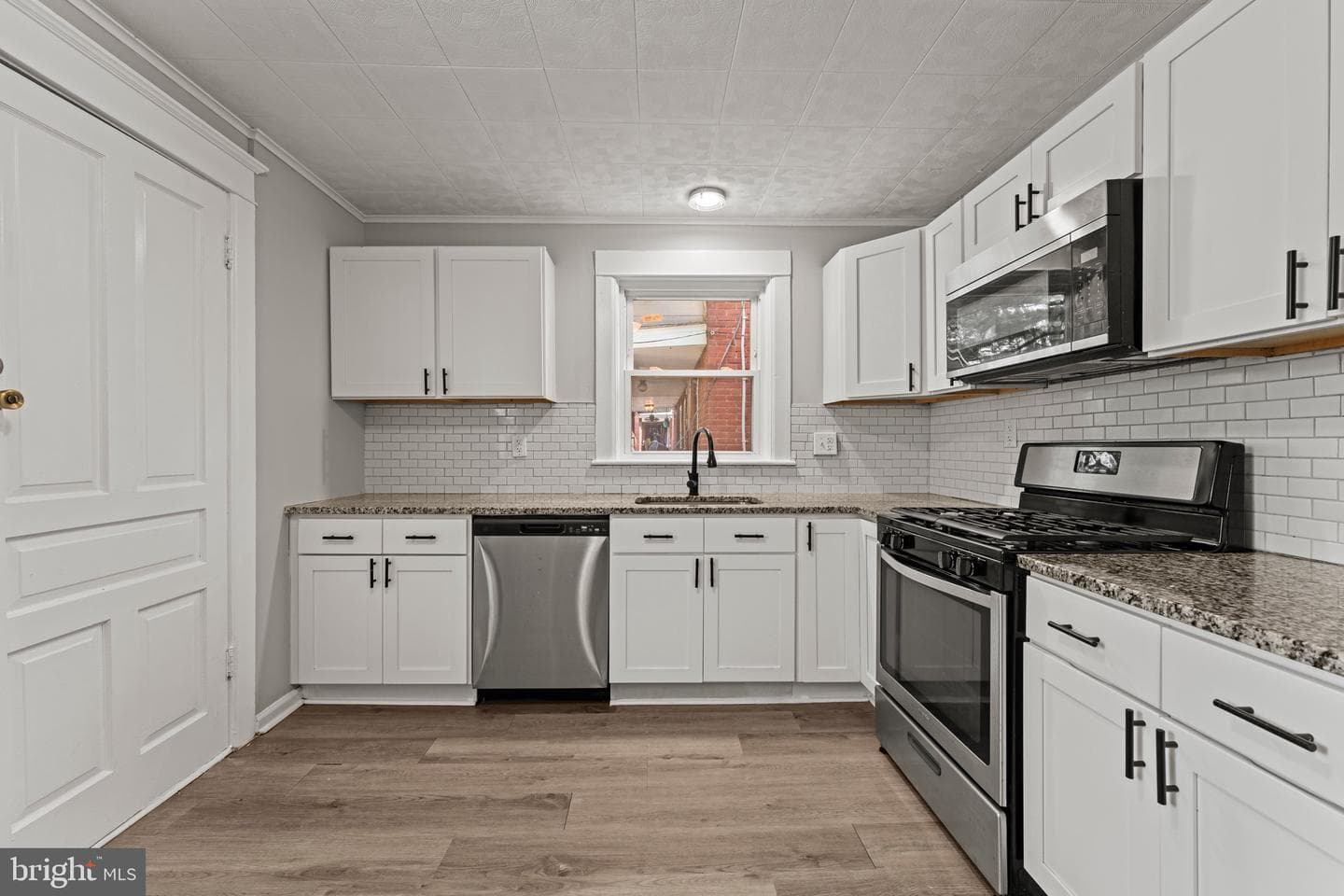 1514 W Philadelphia Street photo 12