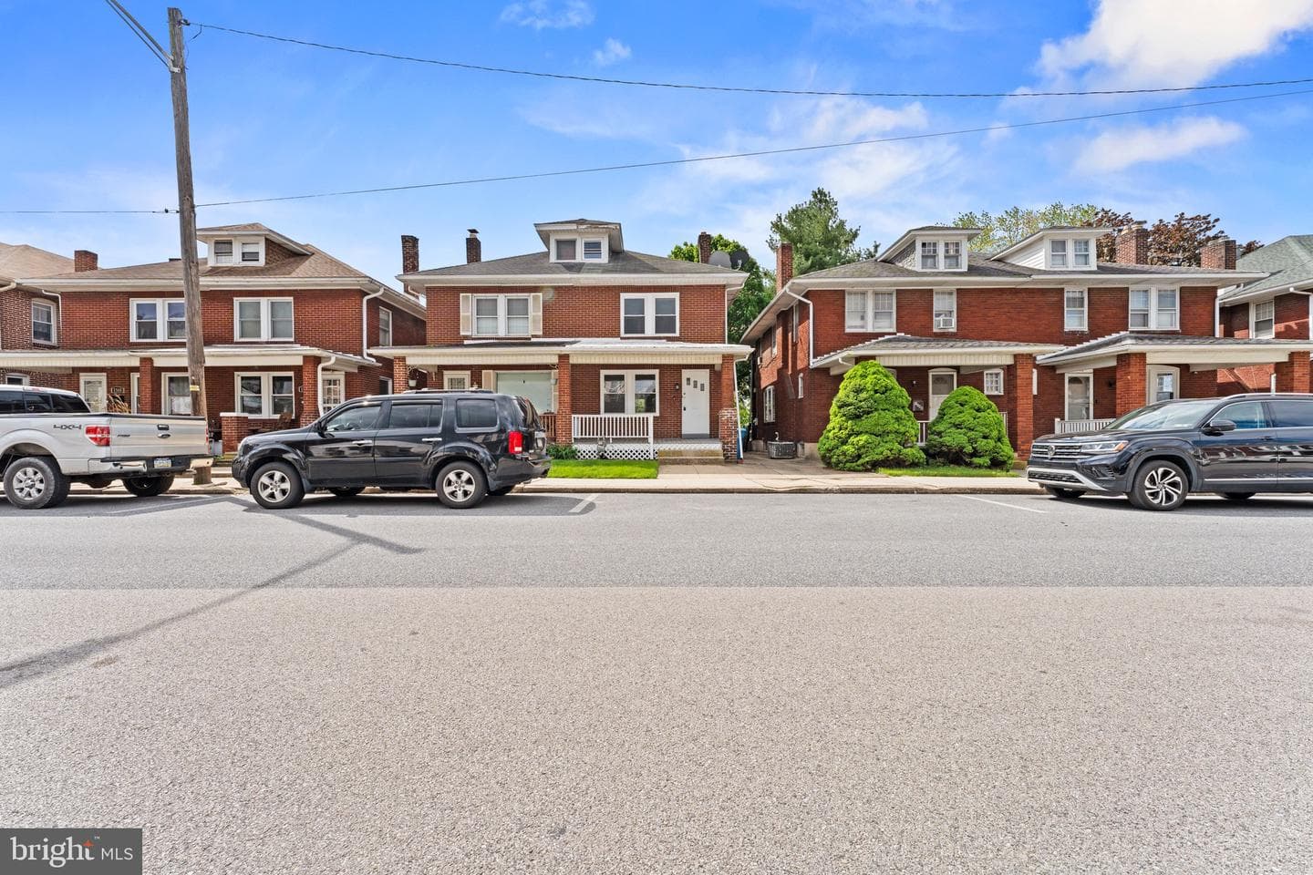 1514 W Philadelphia Street photo 2