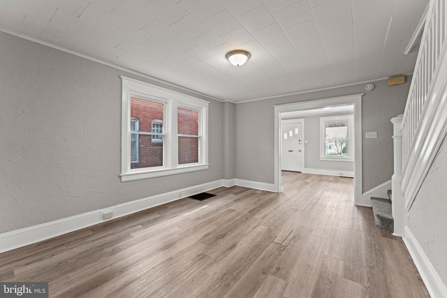 1514 W Philadelphia Street photo 9