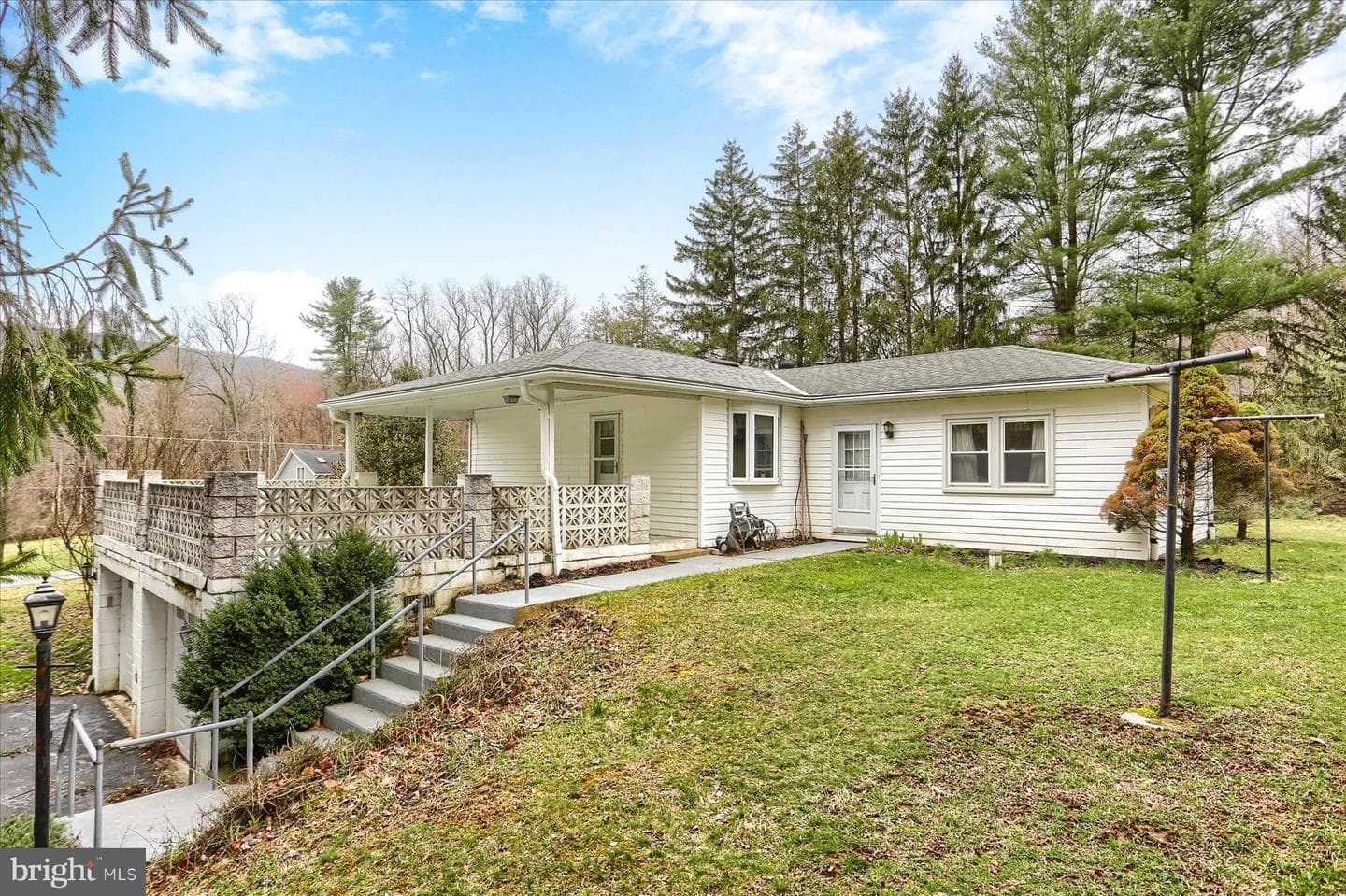 98 Pine Street photo 16