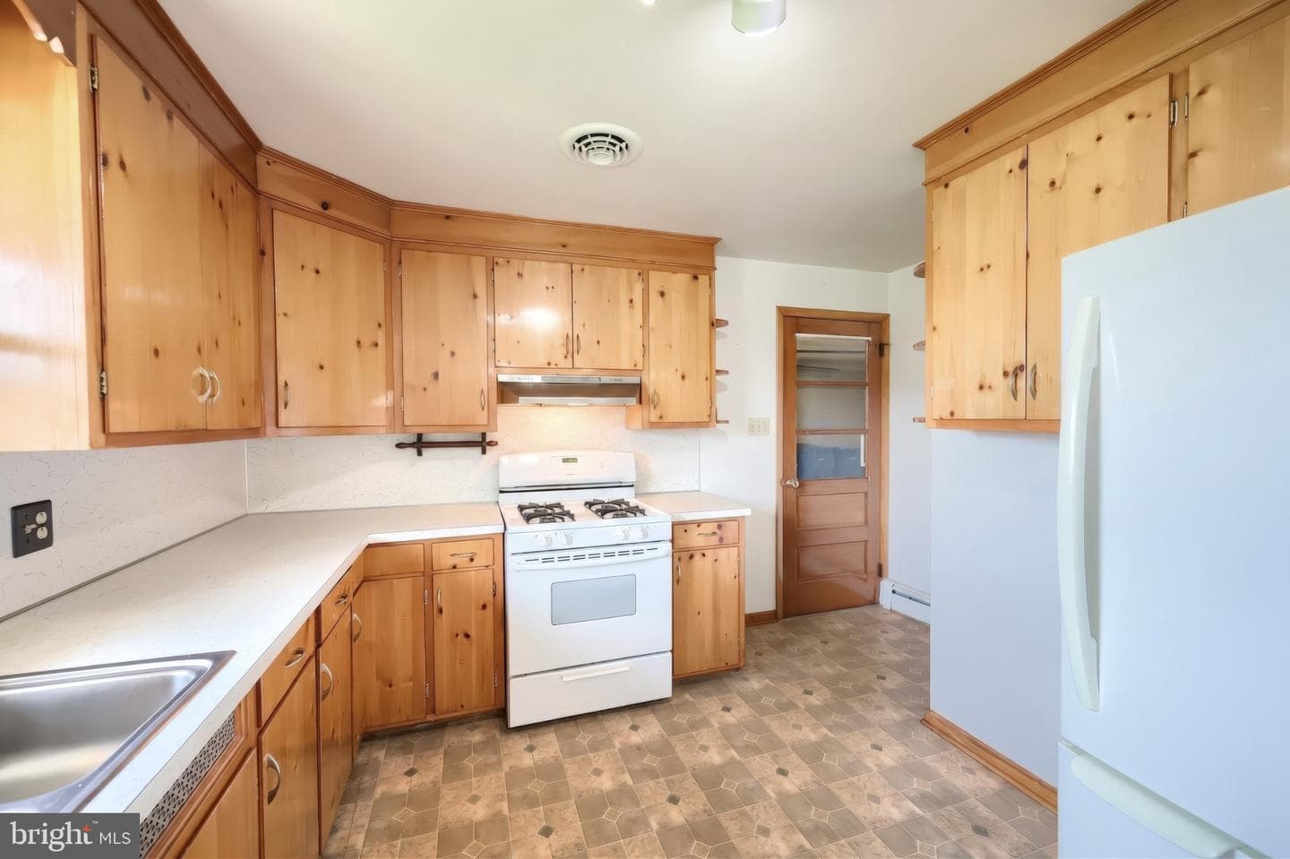 860 Witmer Road photo 13