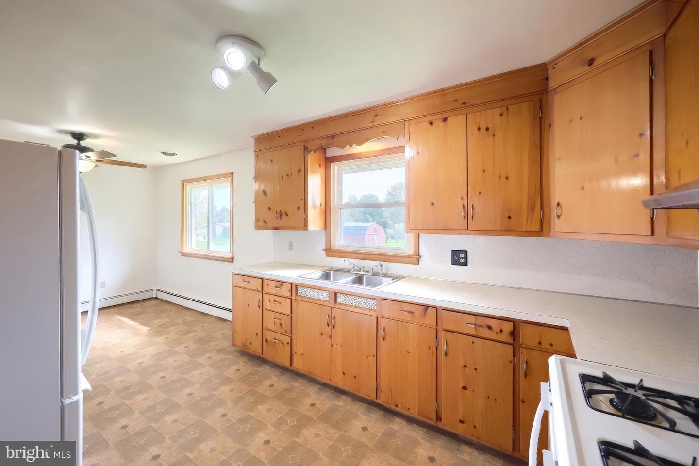 860 Witmer Road photo 14
