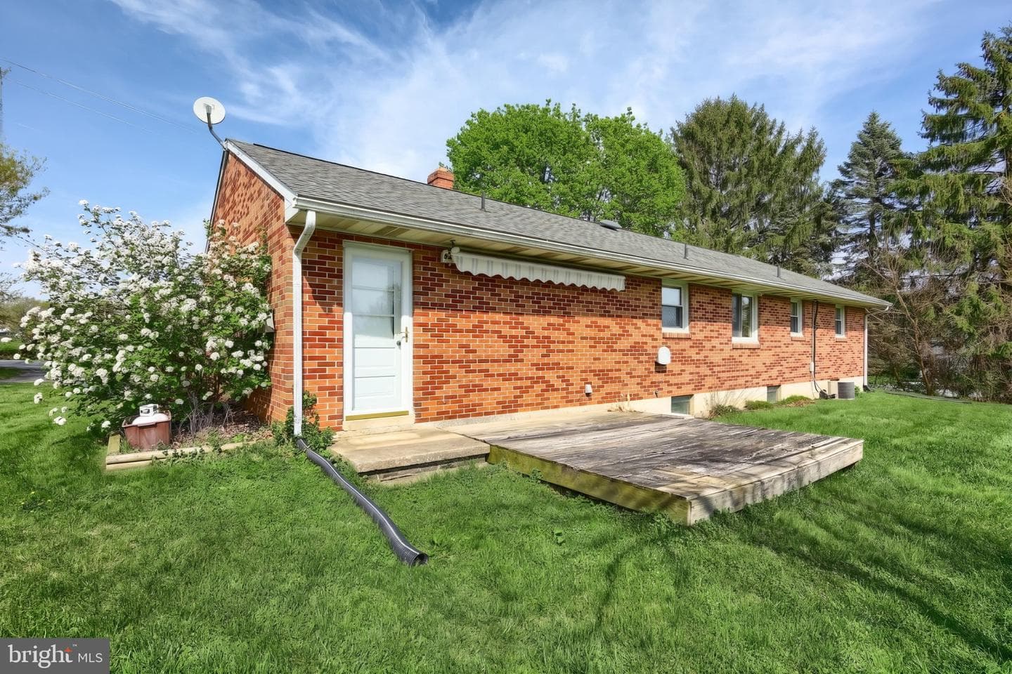 860 Witmer Road photo 6