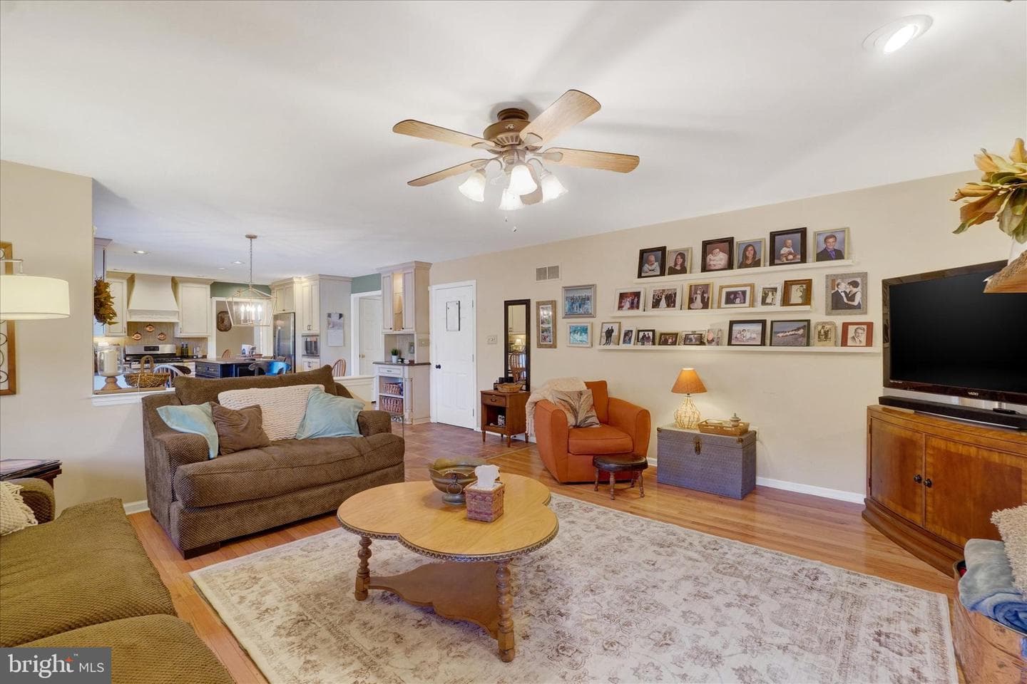 934 Castle Pond Drive photo 13