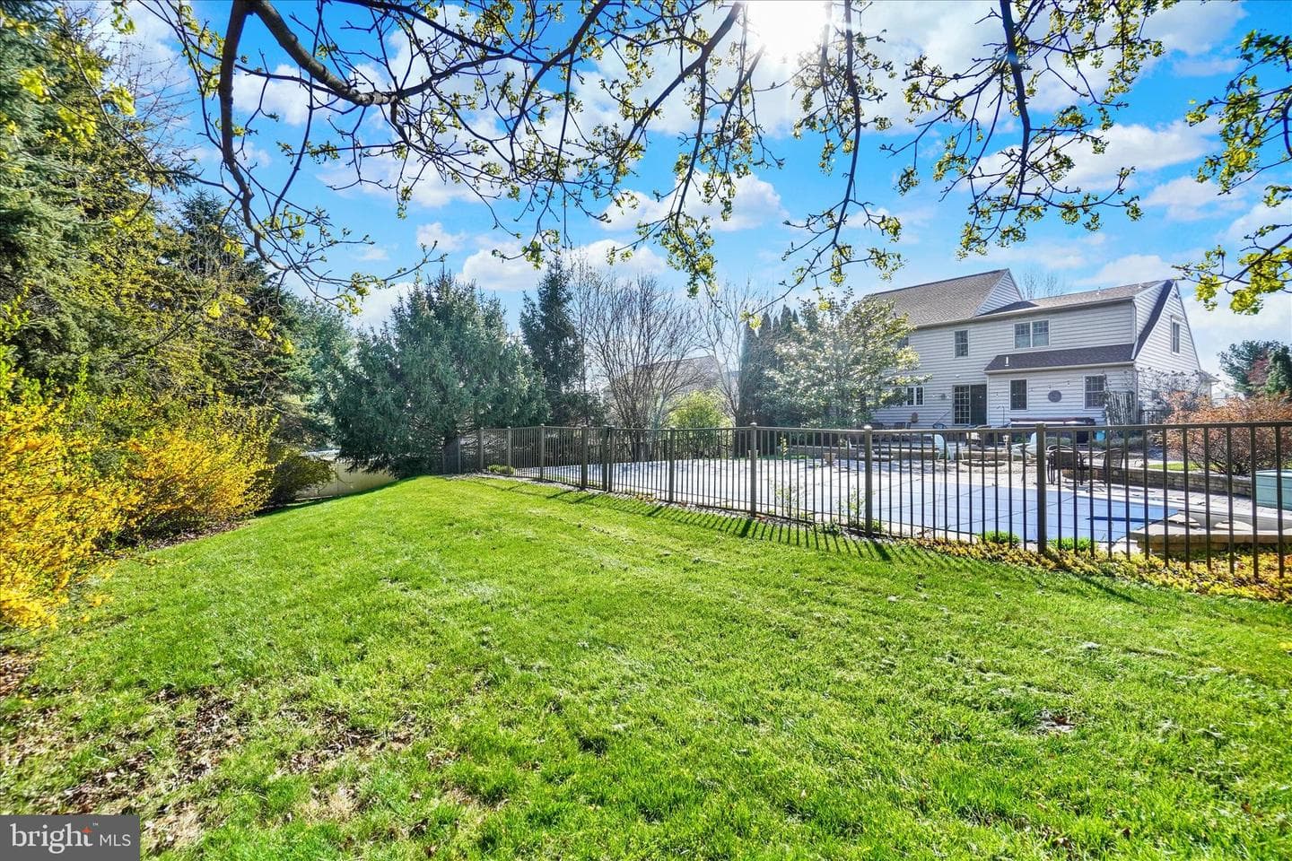 934 Castle Pond Drive photo 38
