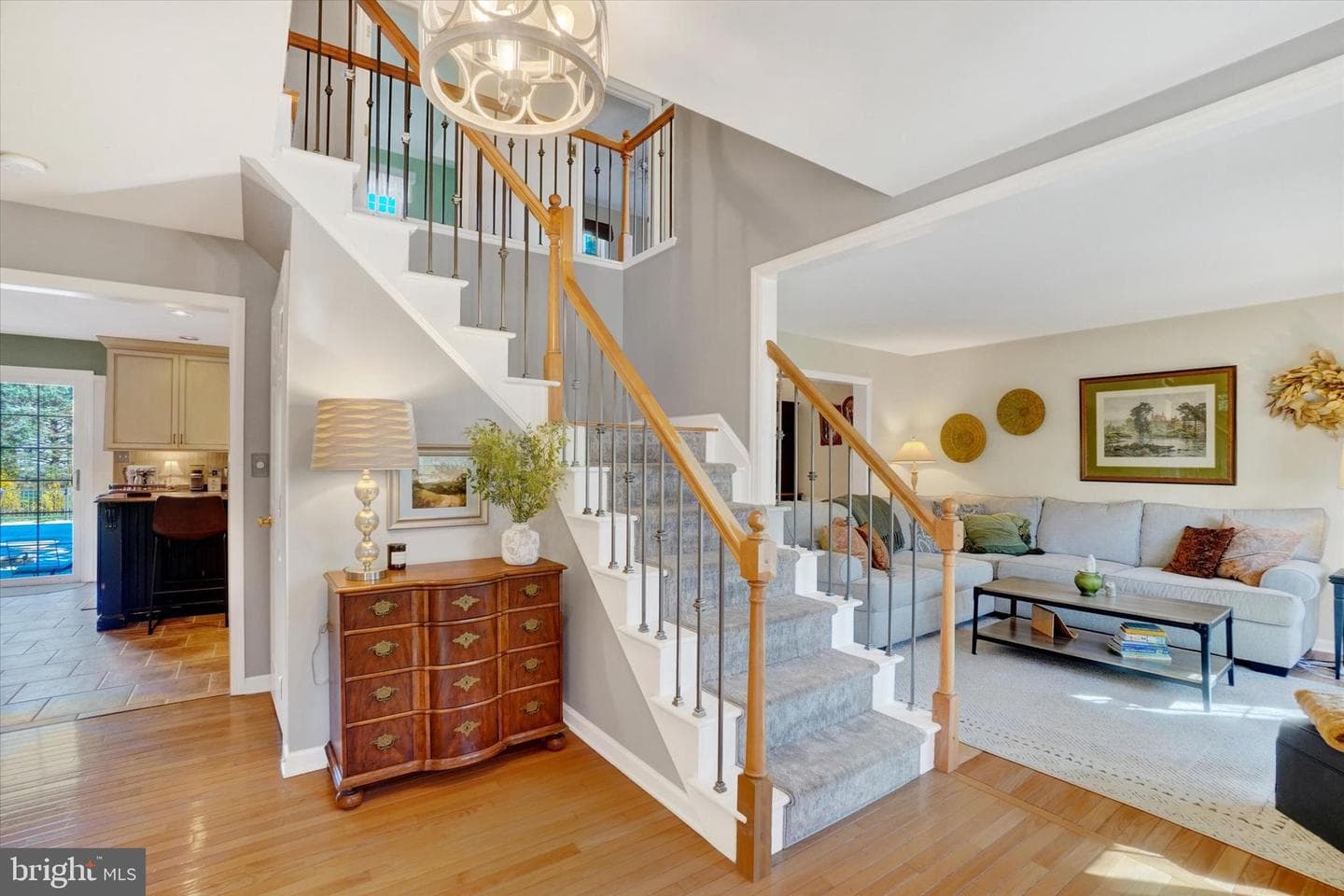 934 Castle Pond Drive photo 4