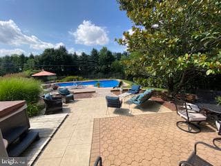 934 Castle Pond Drive photo 44