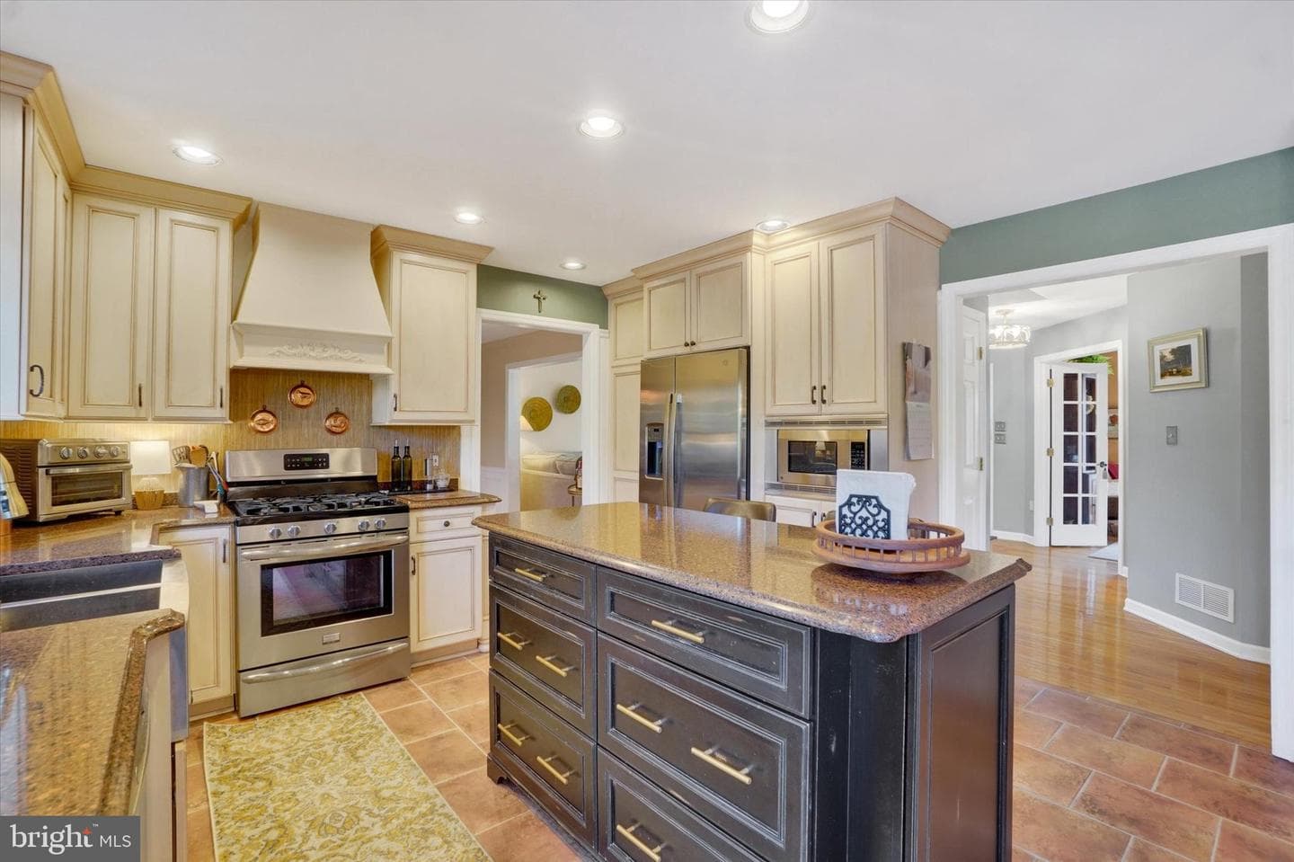 934 Castle Pond Drive photo 7