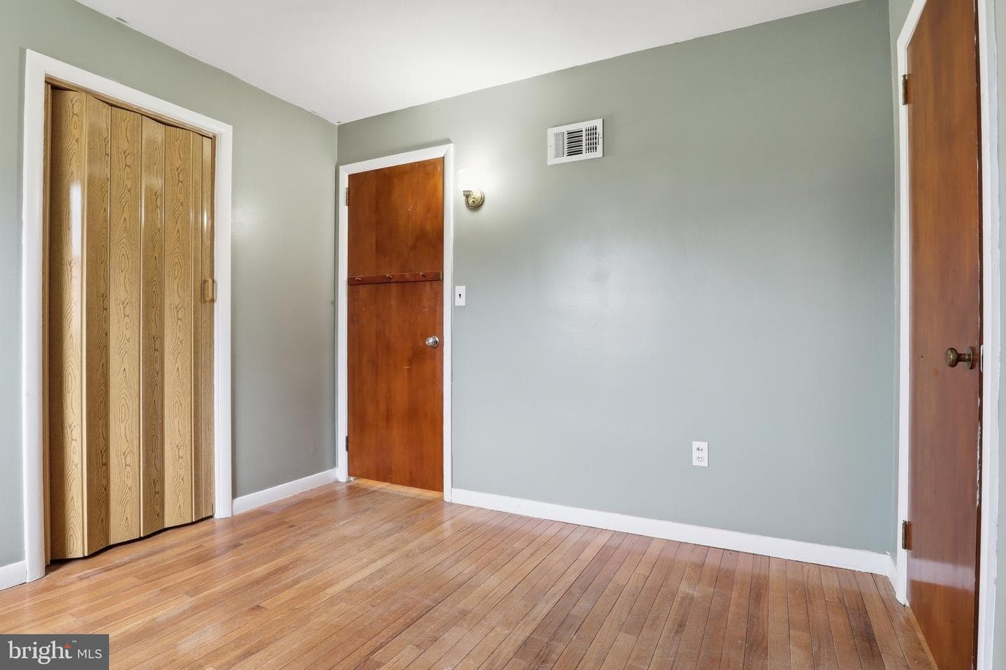 456 York Street photo 15