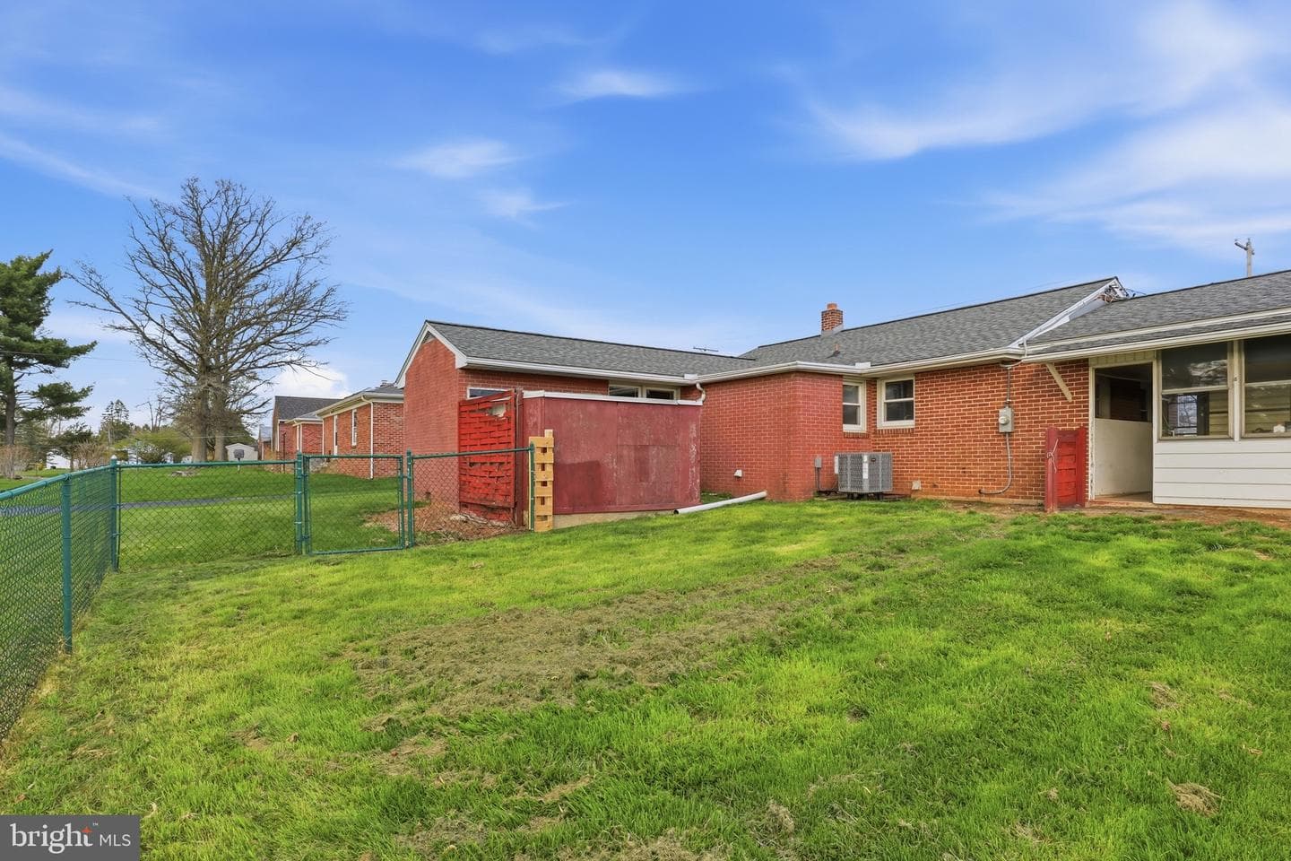 456 York Street photo 38