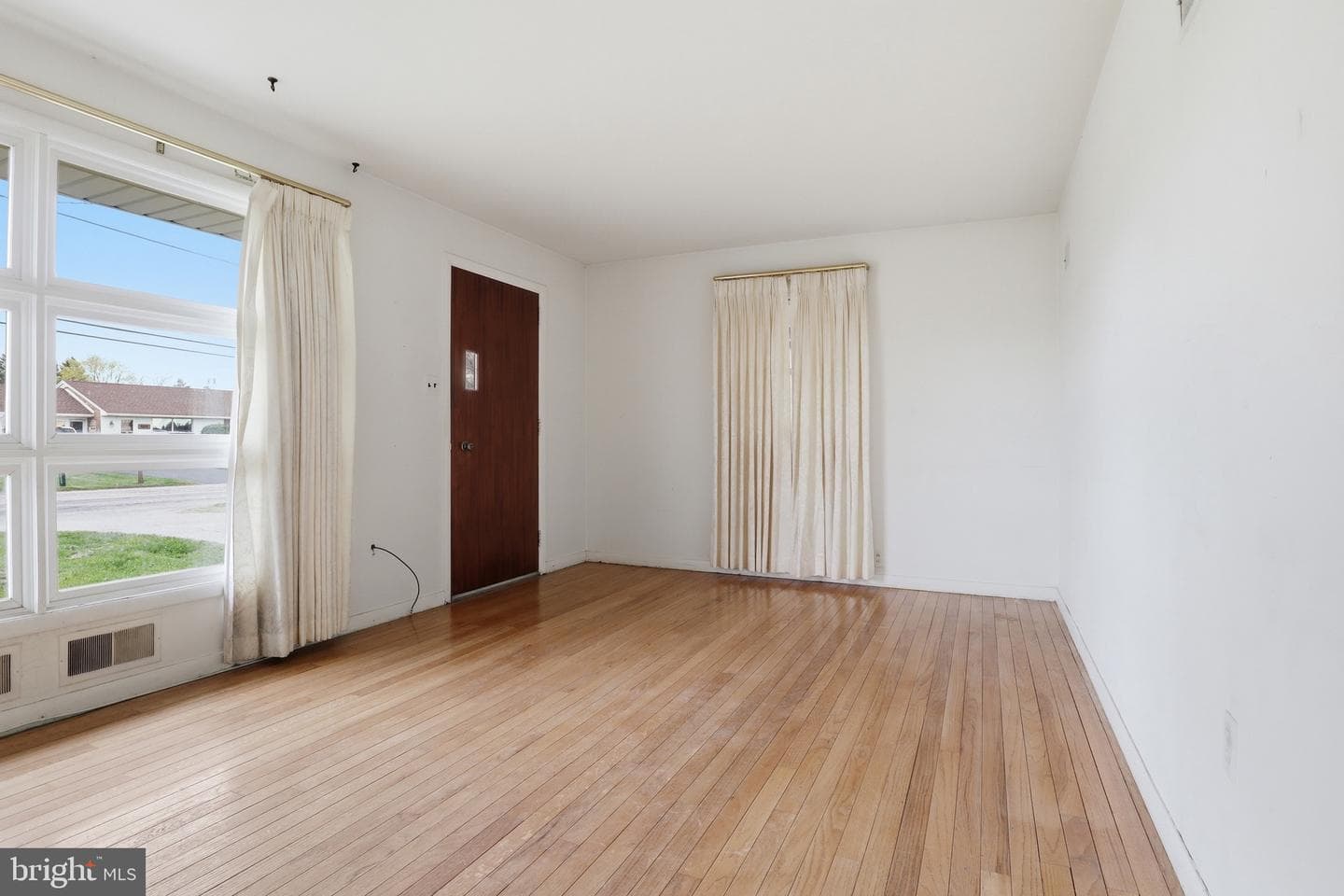 456 York Street photo 7