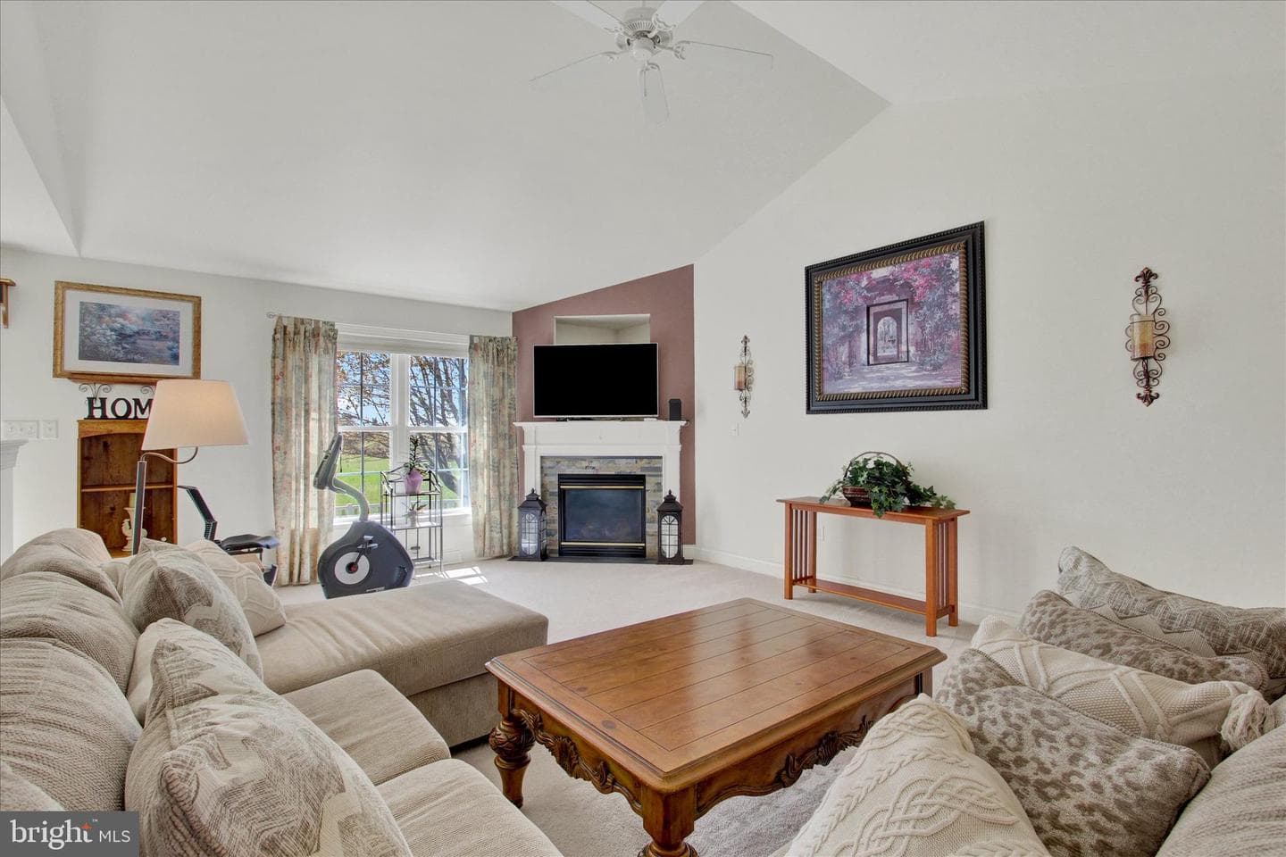 2515 Admire Springs Drive photo 4