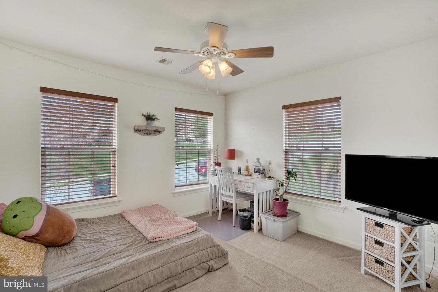 2764 Seabiscuit St photo 22