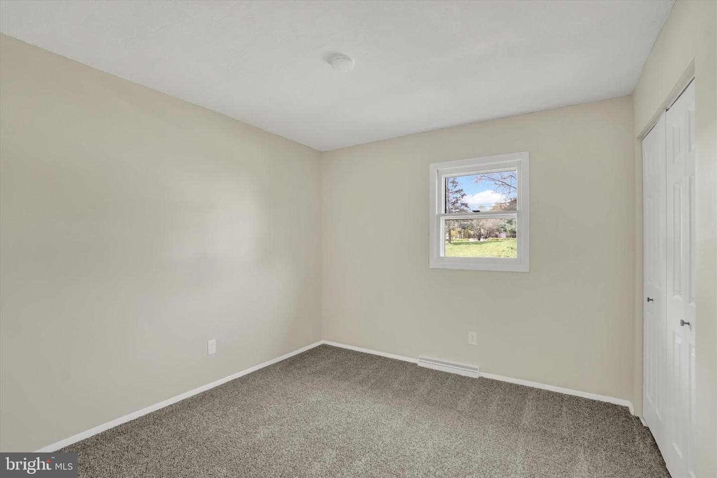 2700 Thornbridge Road E photo 8