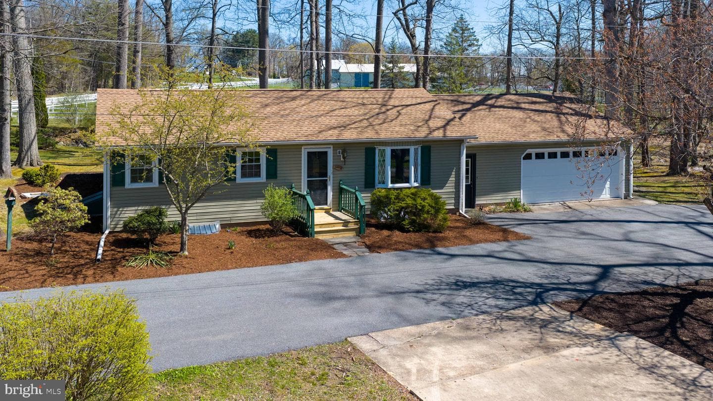 1411 S Mountain Road