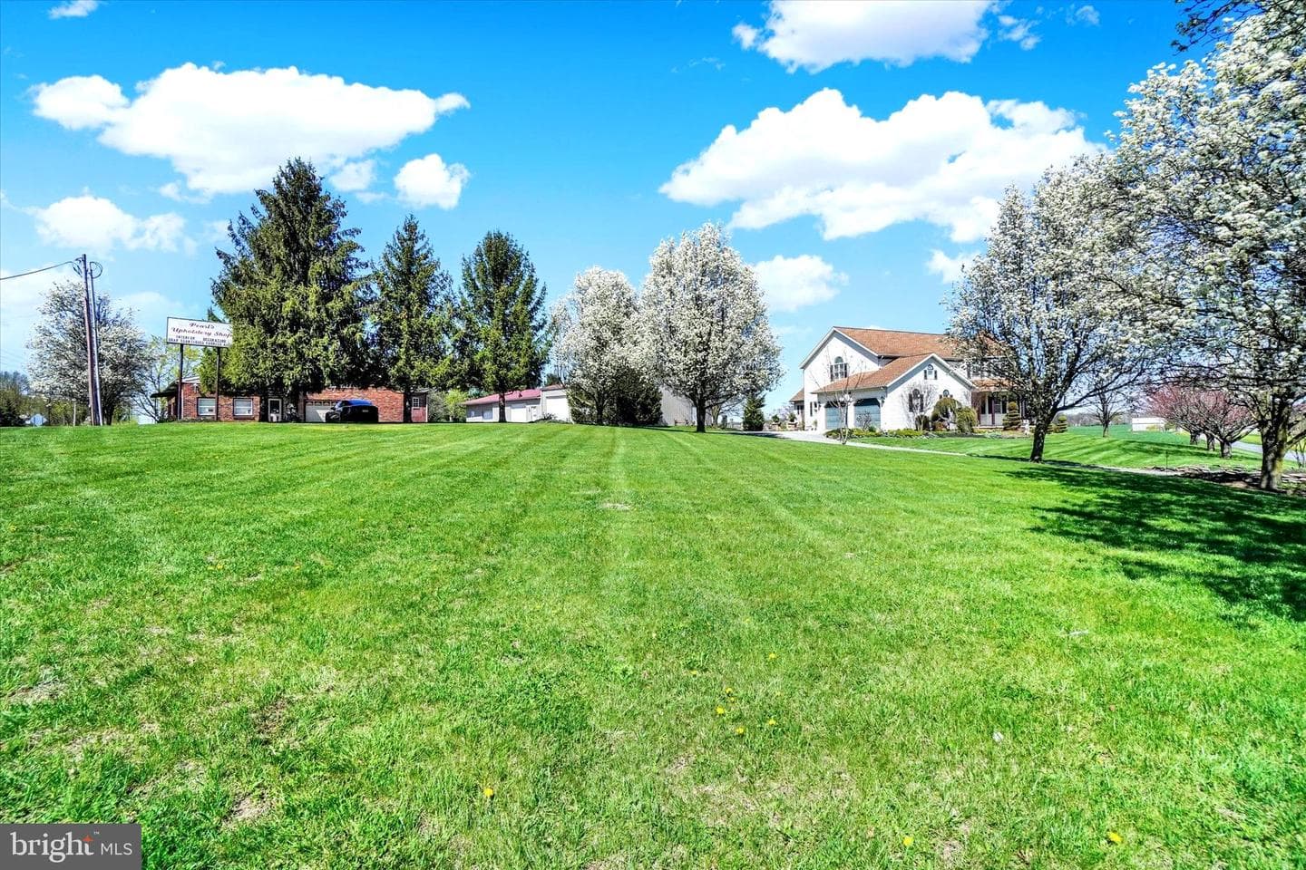 2553 Roosevelt Avenue, York