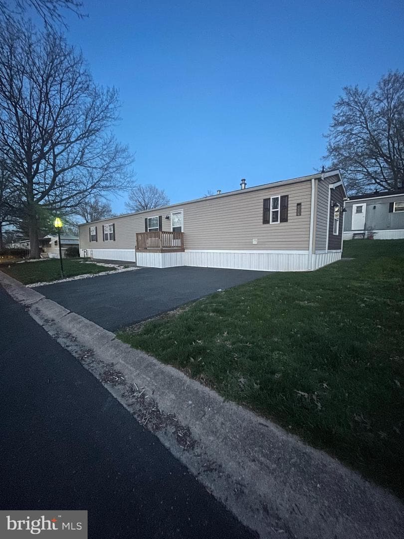 116 Seneca Avenue