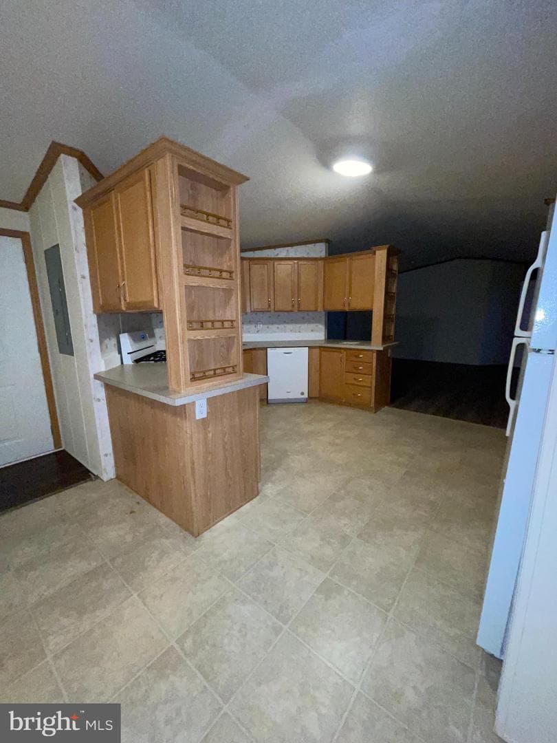 116 Seneca Avenue photo 3