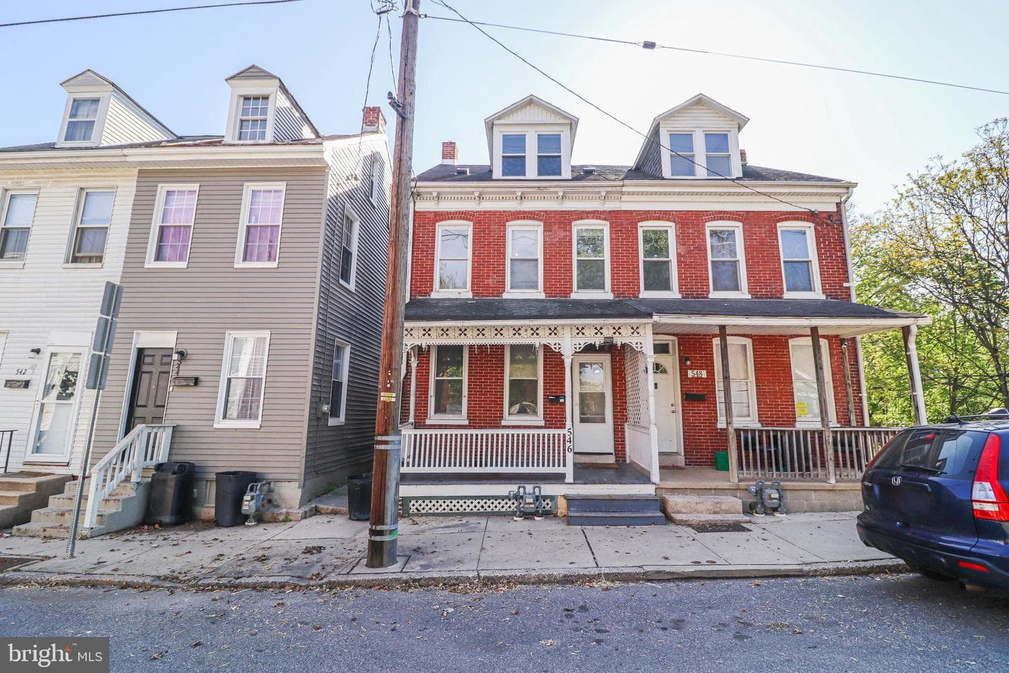 546 Smith Street photo 2