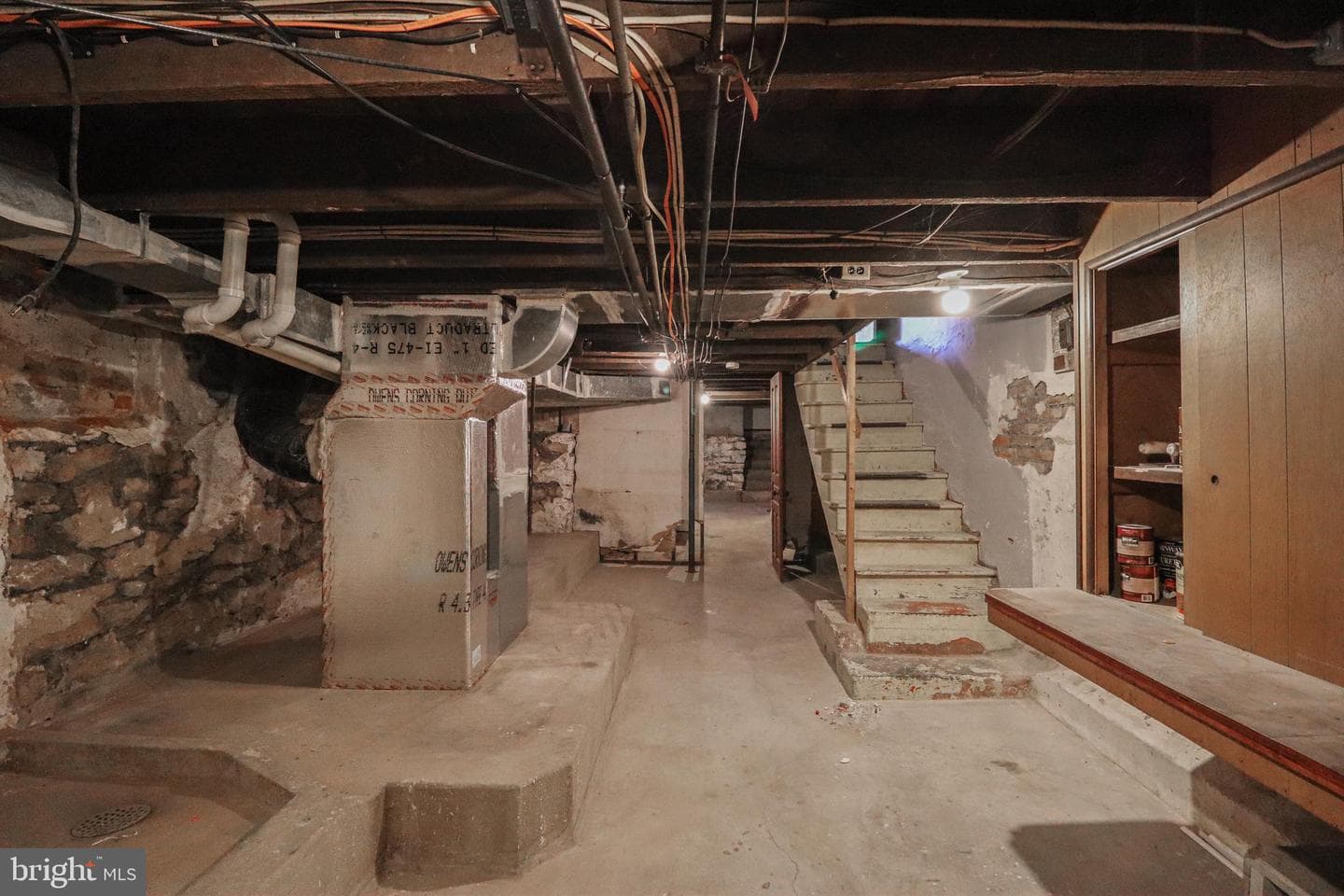 546 Smith Street photo 30